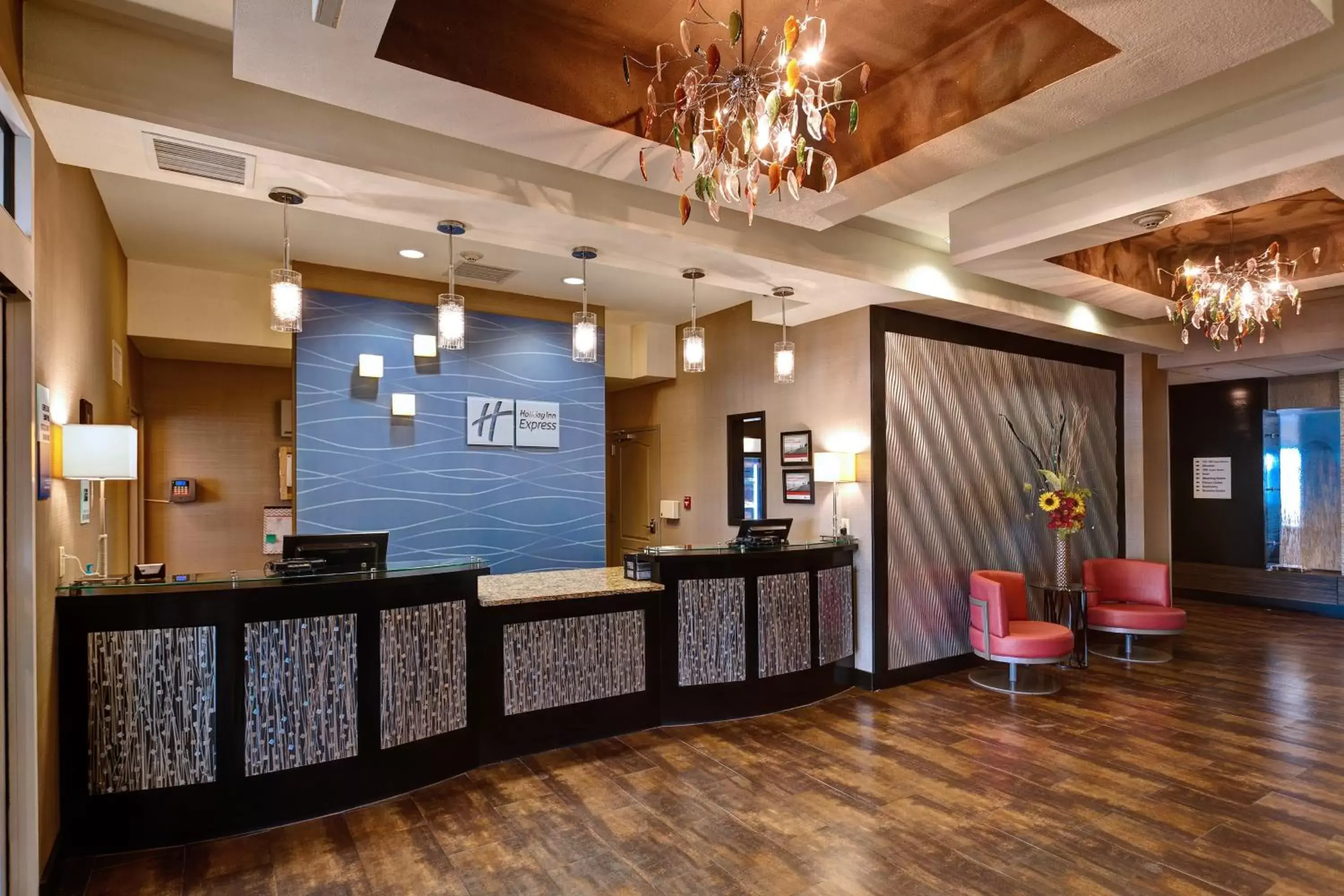Property building, Lobby/Reception in Holiday Inn Express Northwest Maize, an IHG Hotel