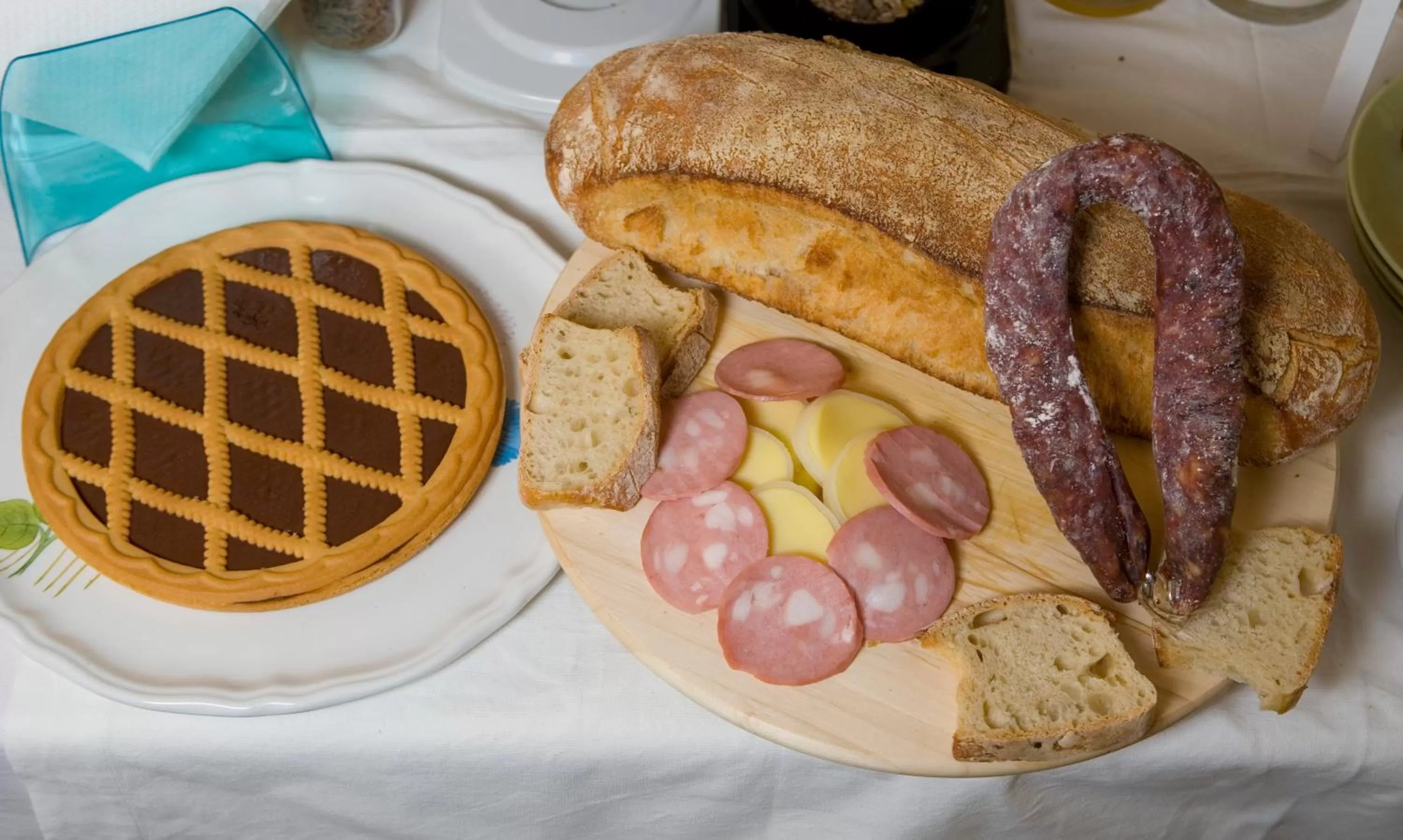 Food and drinks in Hotel Cineholiday