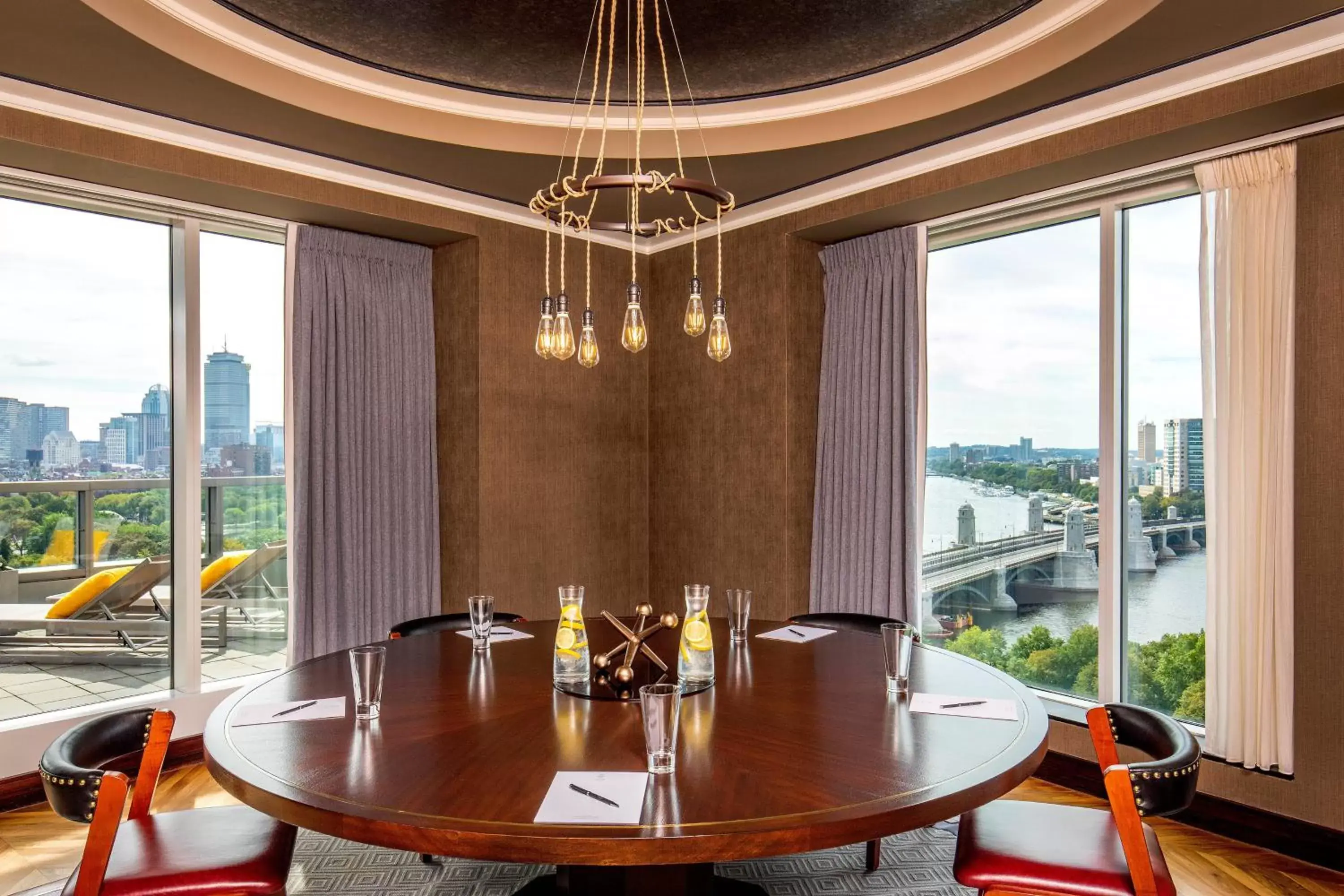 Bedroom, Dining Area in The Liberty, a Luxury Collection Hotel, Boston