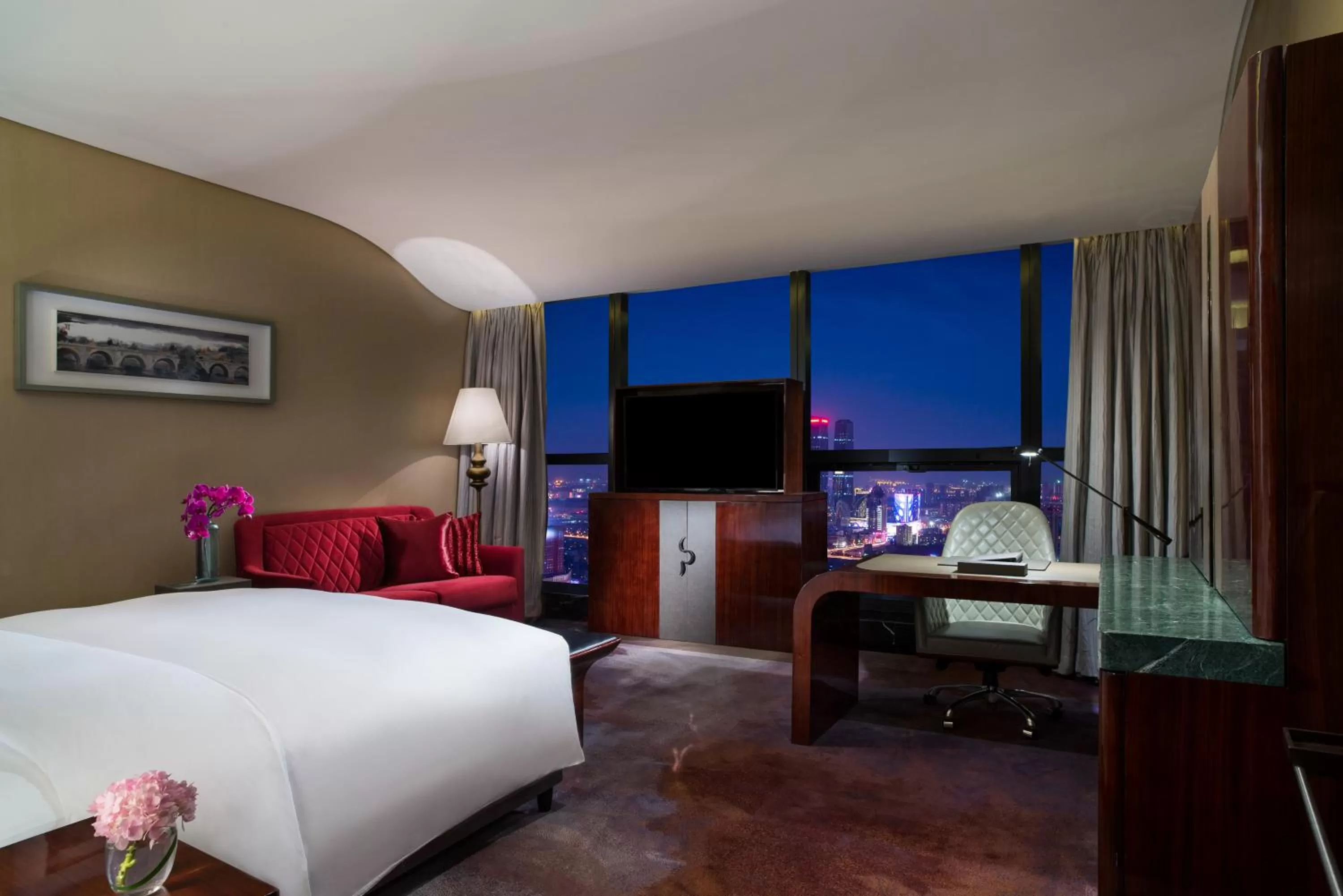 Bedroom, Bed in Sofitel Kunming