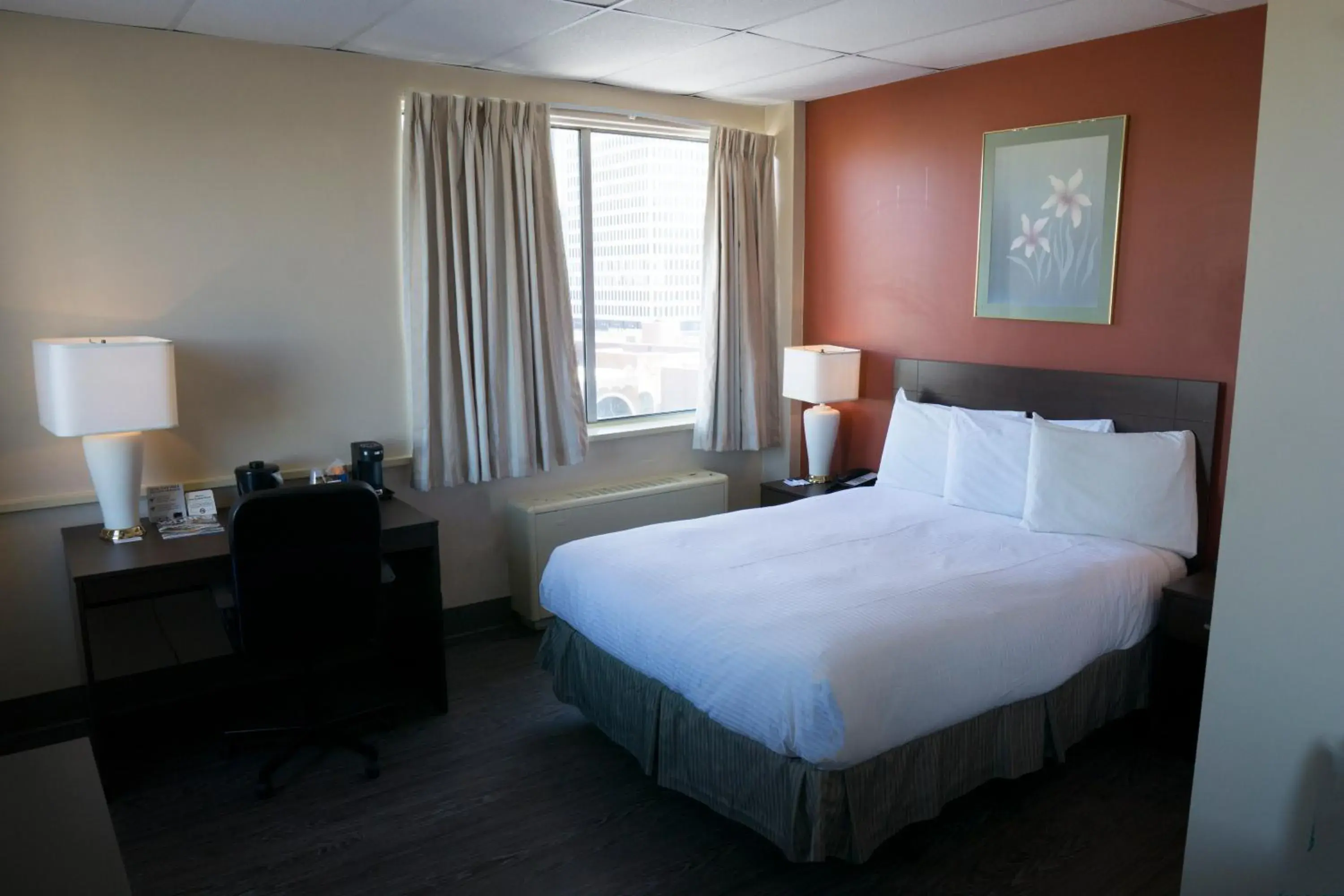 Standard Queen Room - Non Smoking in The Marlborough Hotel Standard Queen Room - Non Smoking in The Marlborough Hotel