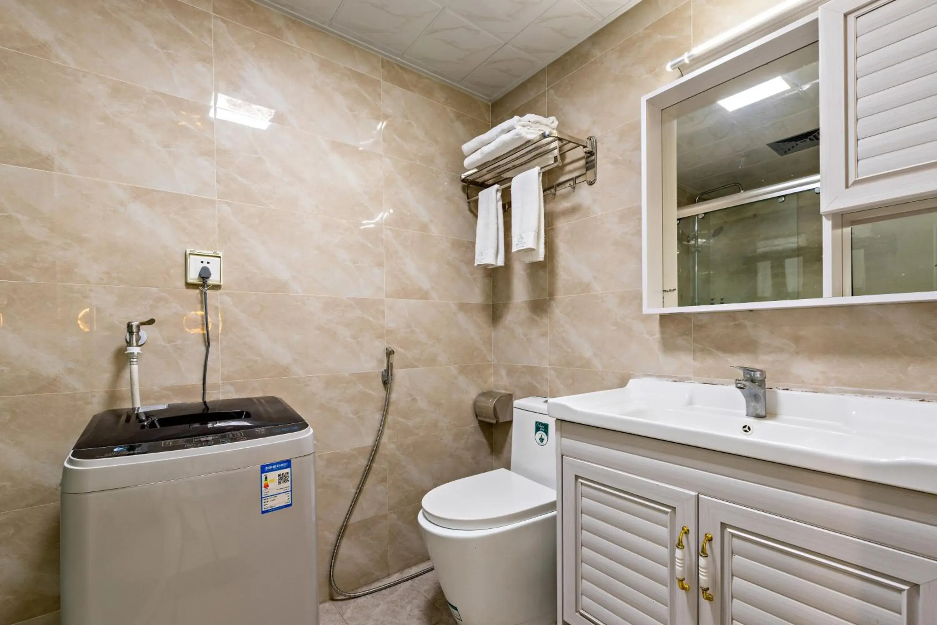 Bathroom in Guangzhou Manhattan International Apartment Zhengjia Branch