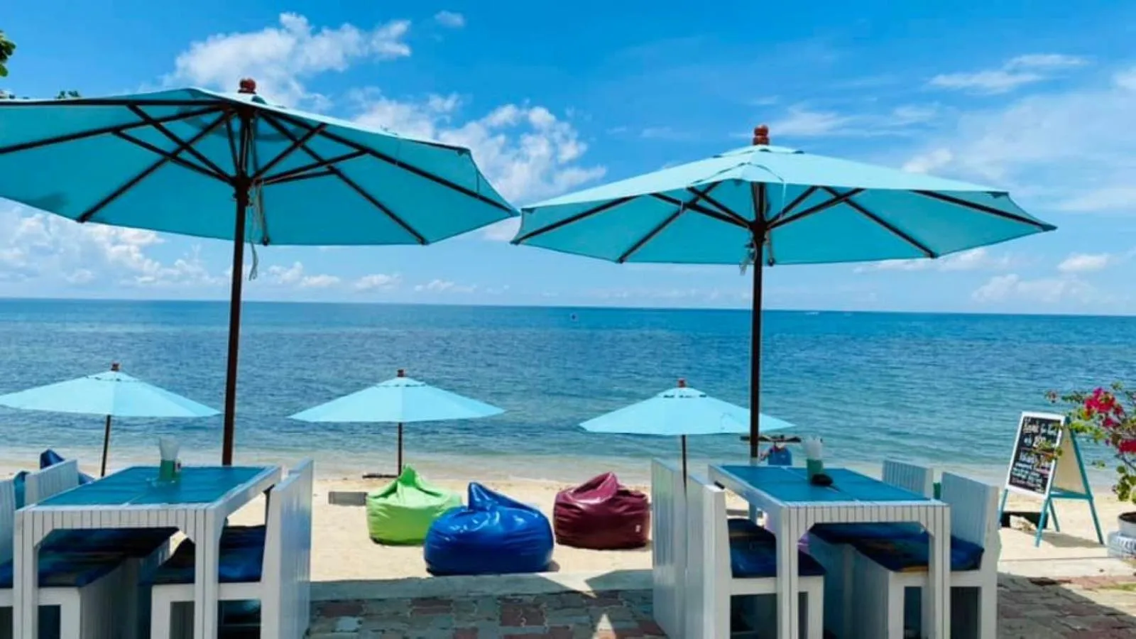 Beach in Sand Sea Beach Resort