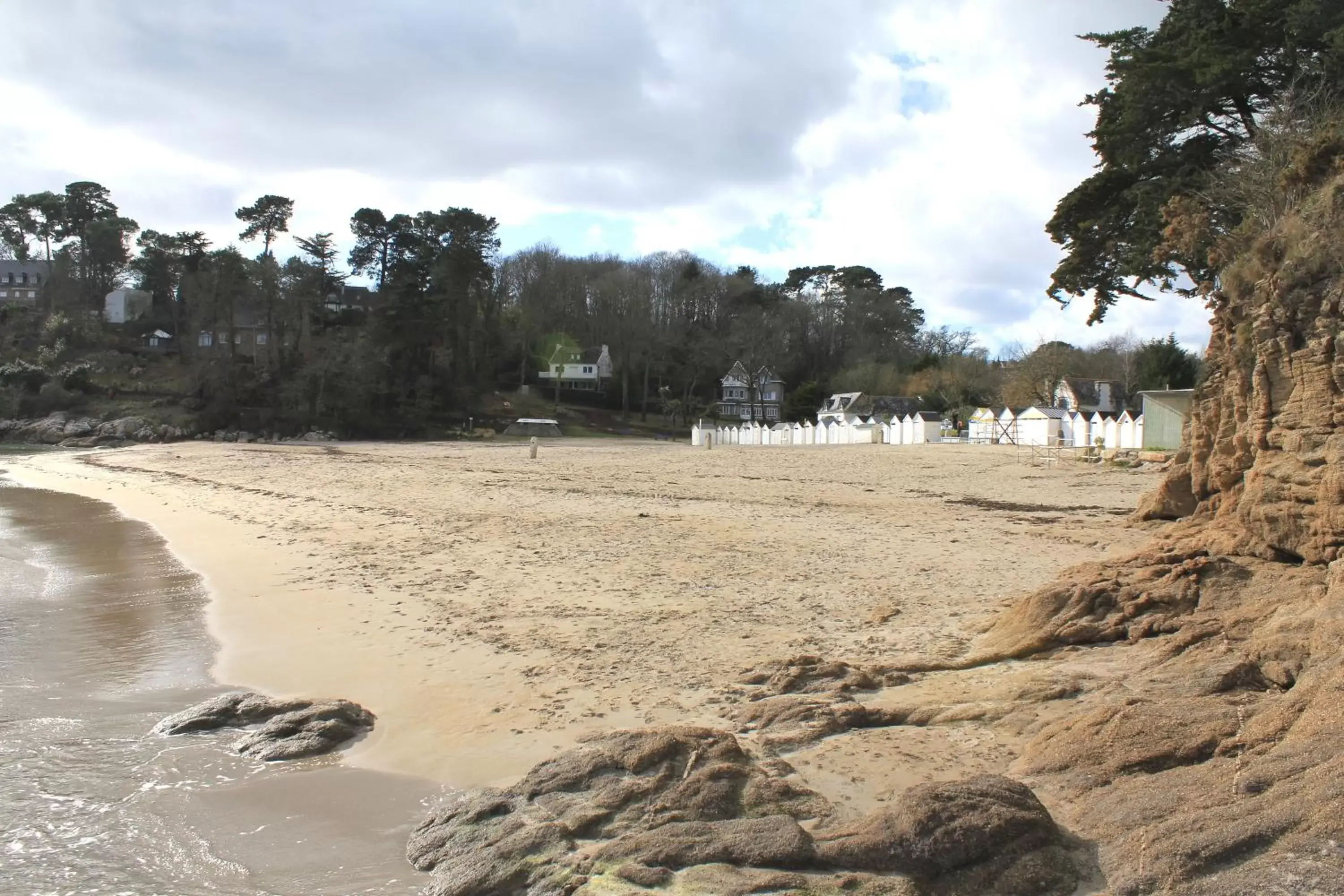Nearby landmark, Beach in Chambres d'hôtes de Pont C'Hoat