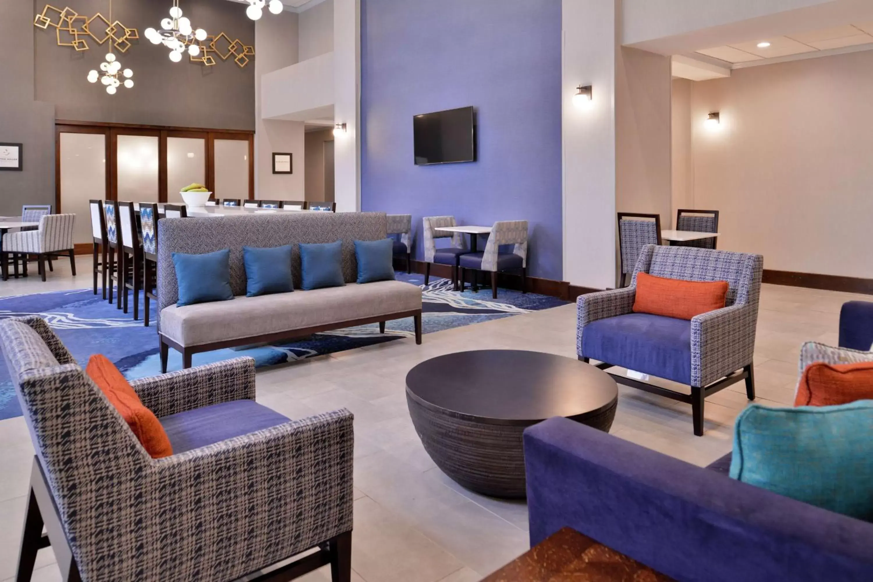 Lobby or reception, Lounge/Bar in Hampton Inn & Suites Legacy Park-Frisco