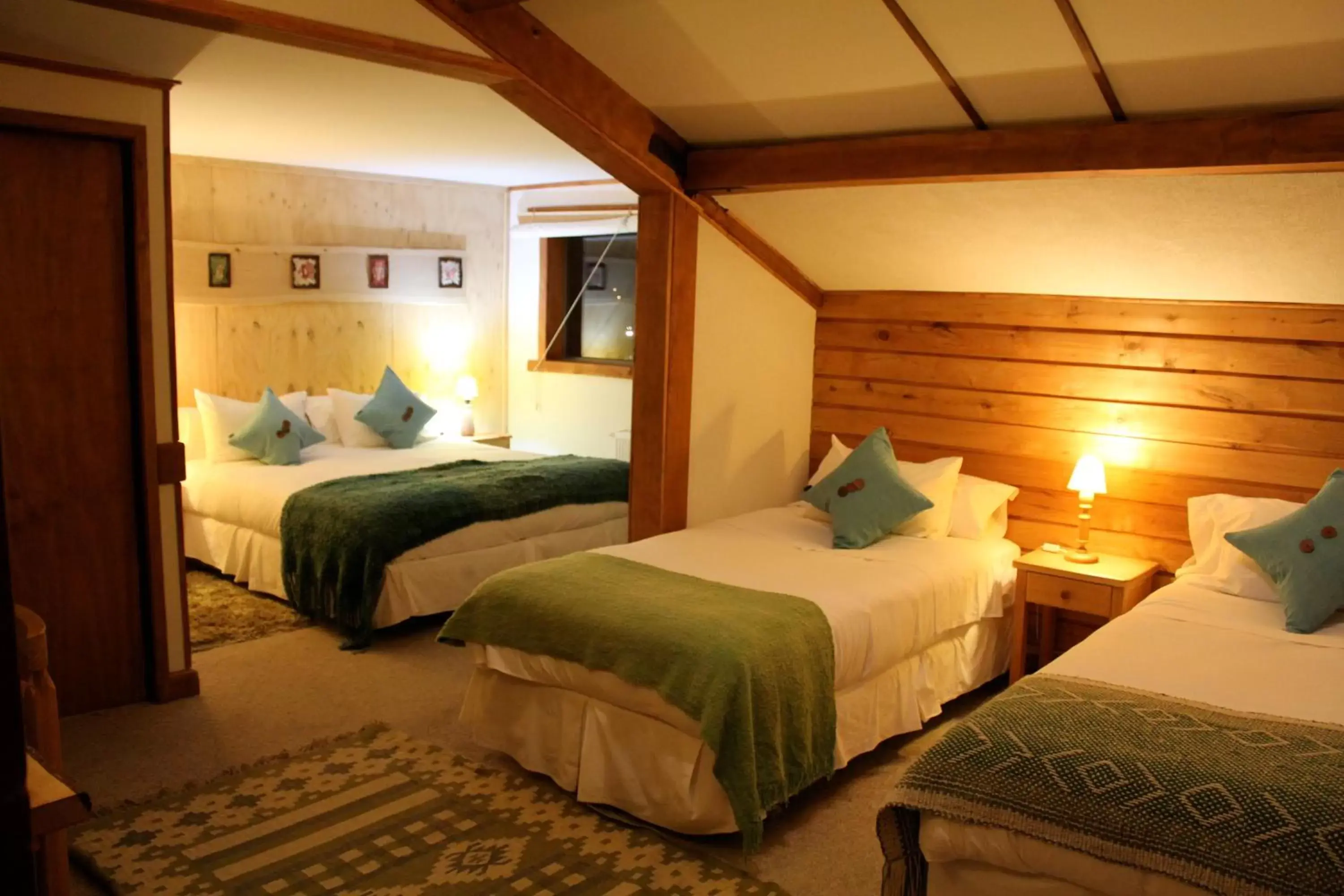 Bed in Weskar Lodge Hotel