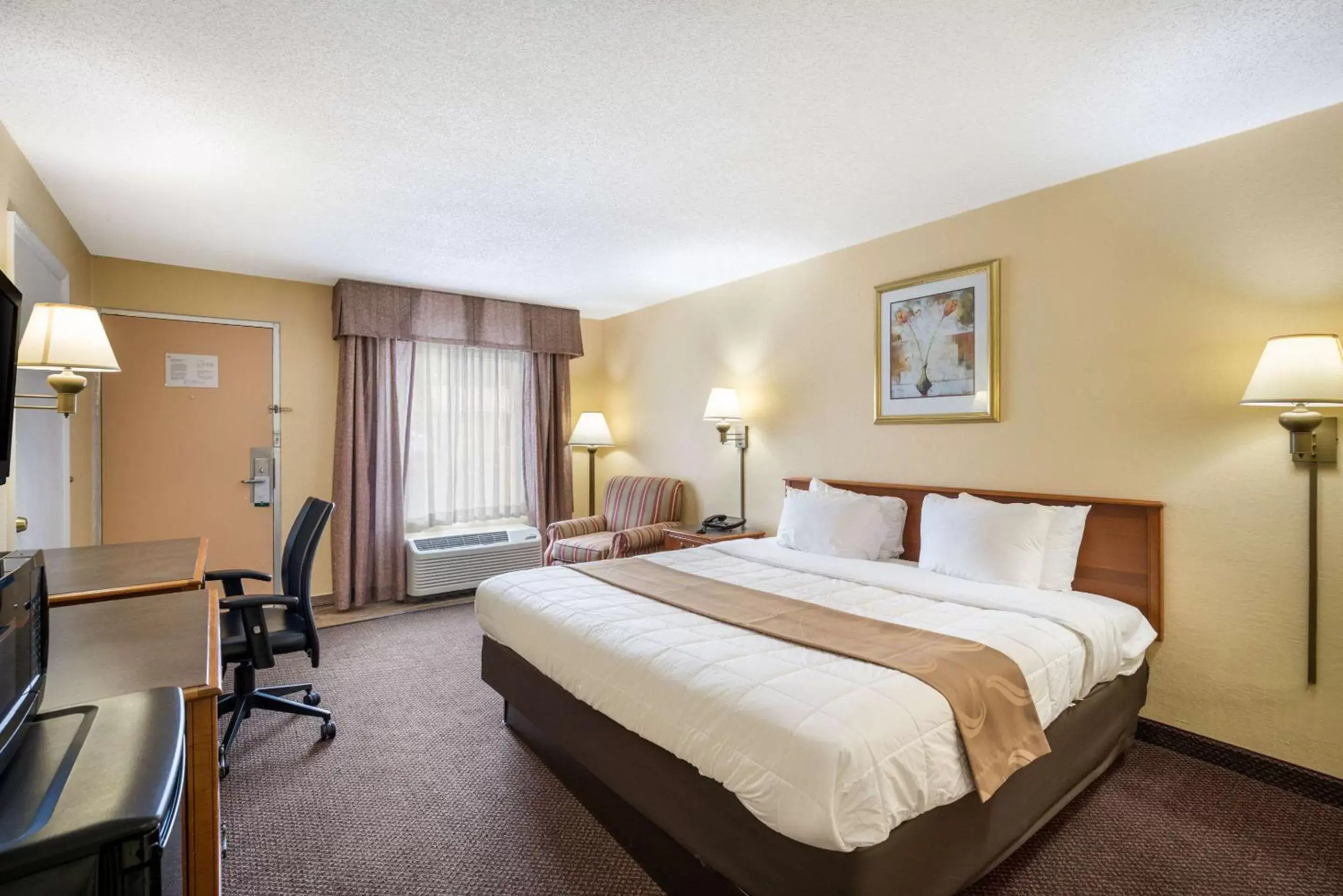 Photo of the whole room in Quality Inn White Springs Suwanee