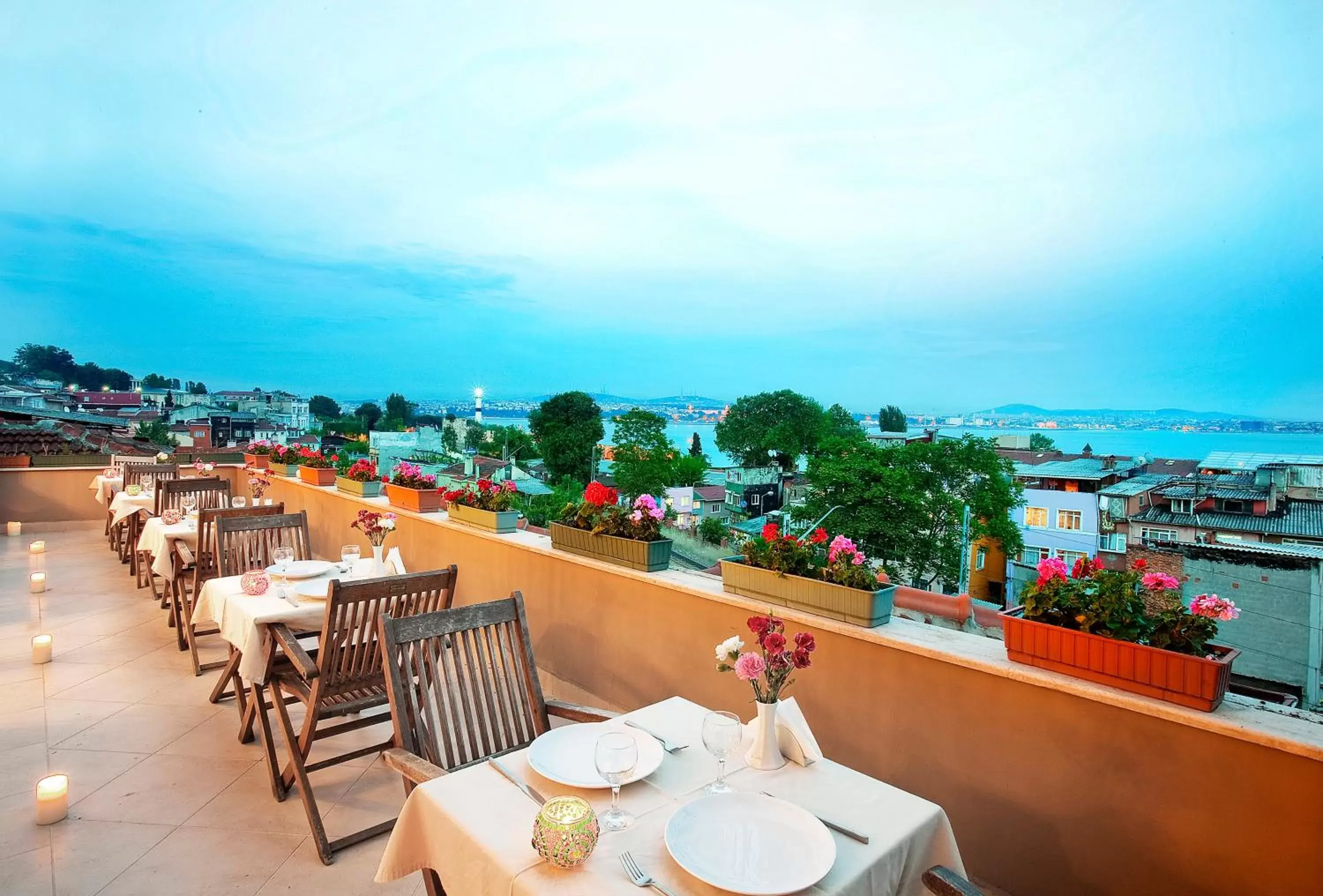 Balcony/Terrace, Restaurant/Places to Eat in Hotel Sumengen