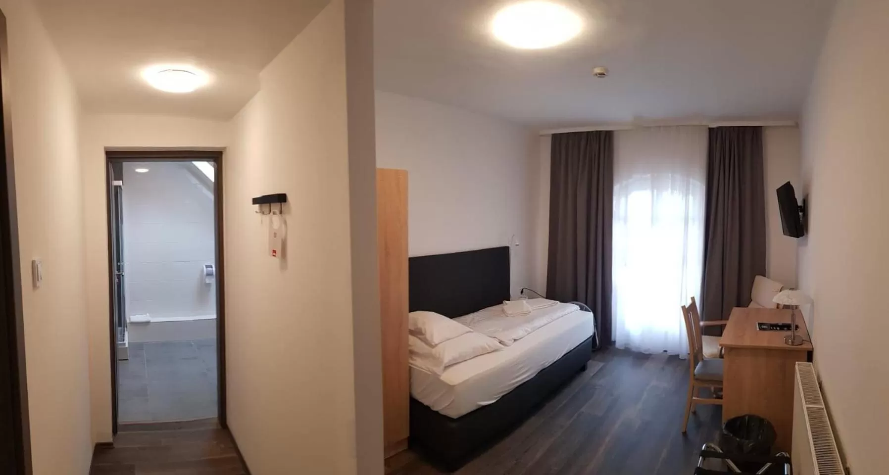 HBH Bajor Sörház, Étterem és Panzió