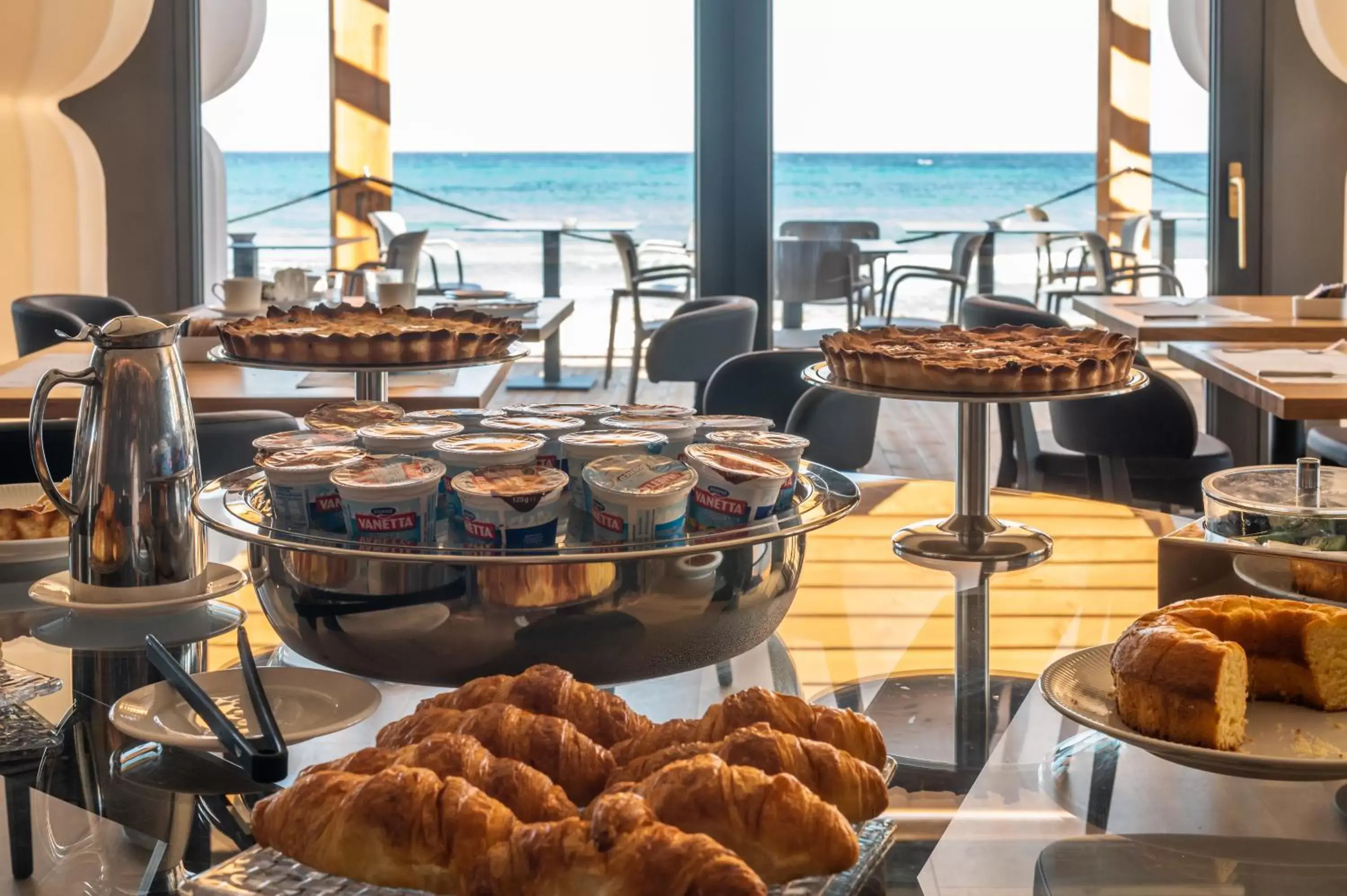 Breakfast in Hotel Punta Tipa Breakfast in Hotel Punta Tipa