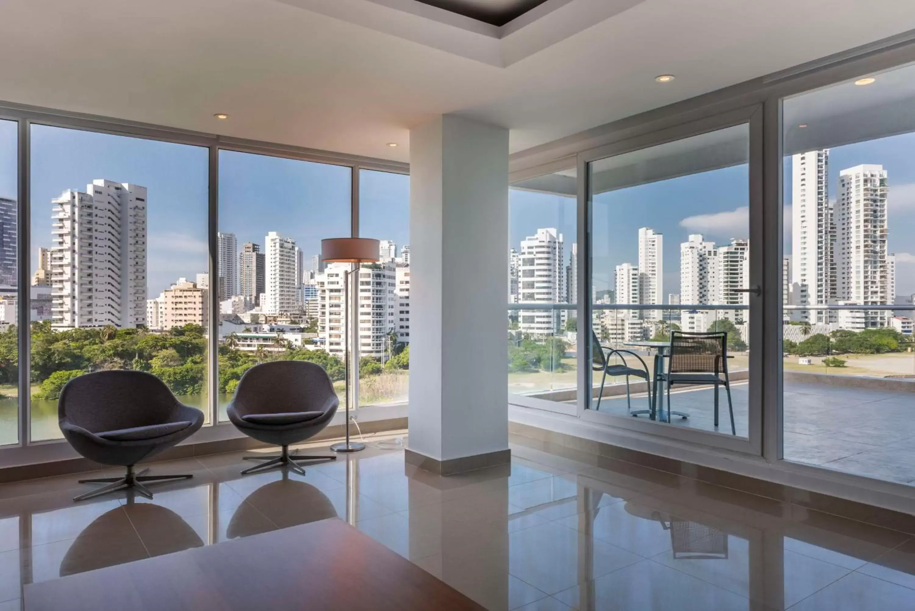 Living room in Hilton Cartagena