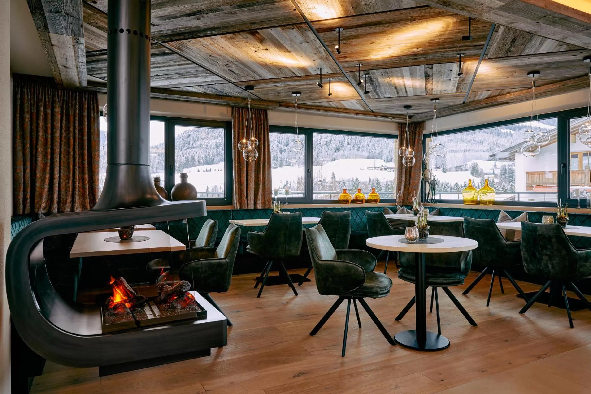 Restaurant/places to eat in Home suite home