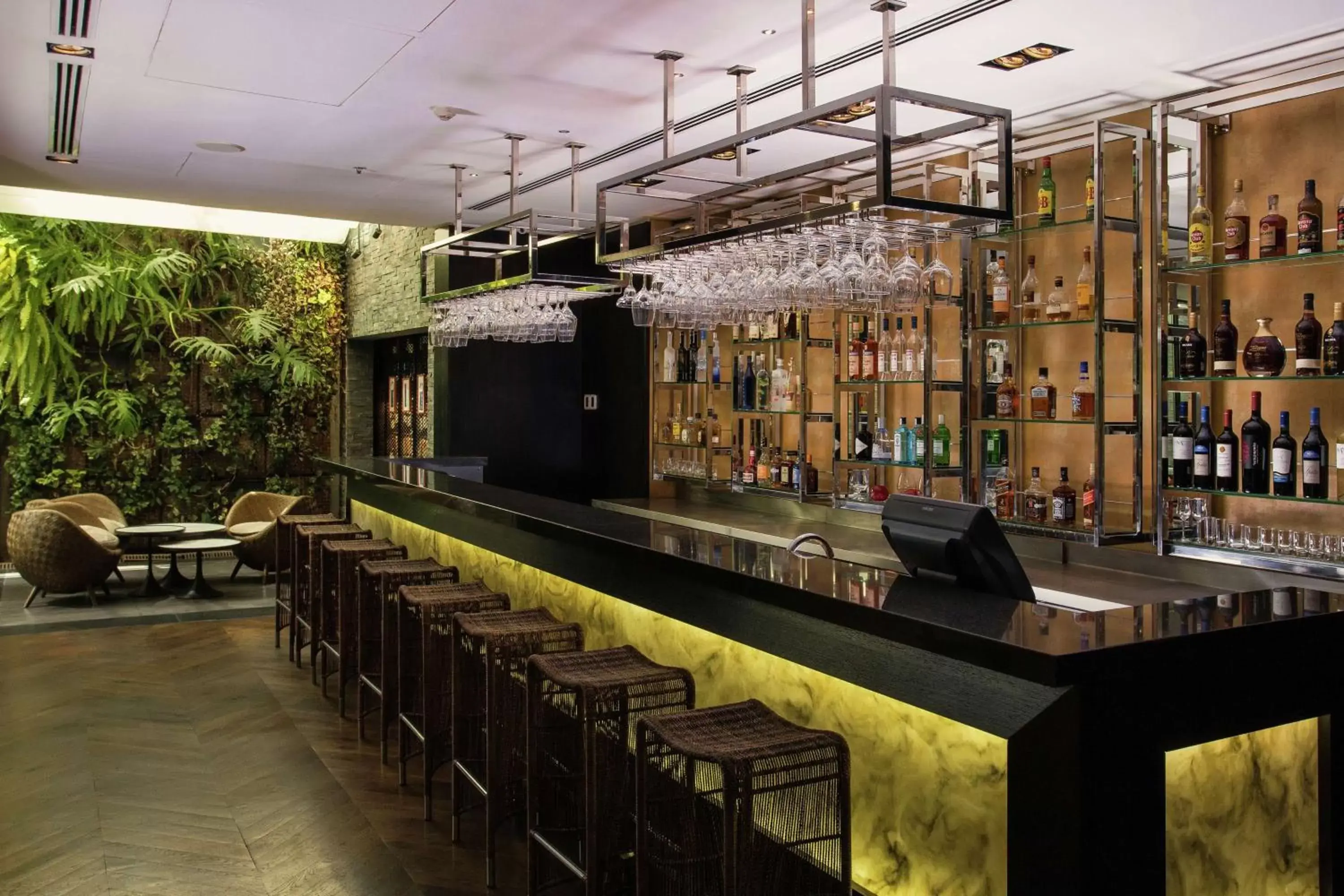 Lounge or bar, Lounge/Bar in DoubleTree by Hilton Santiago - Vitacura