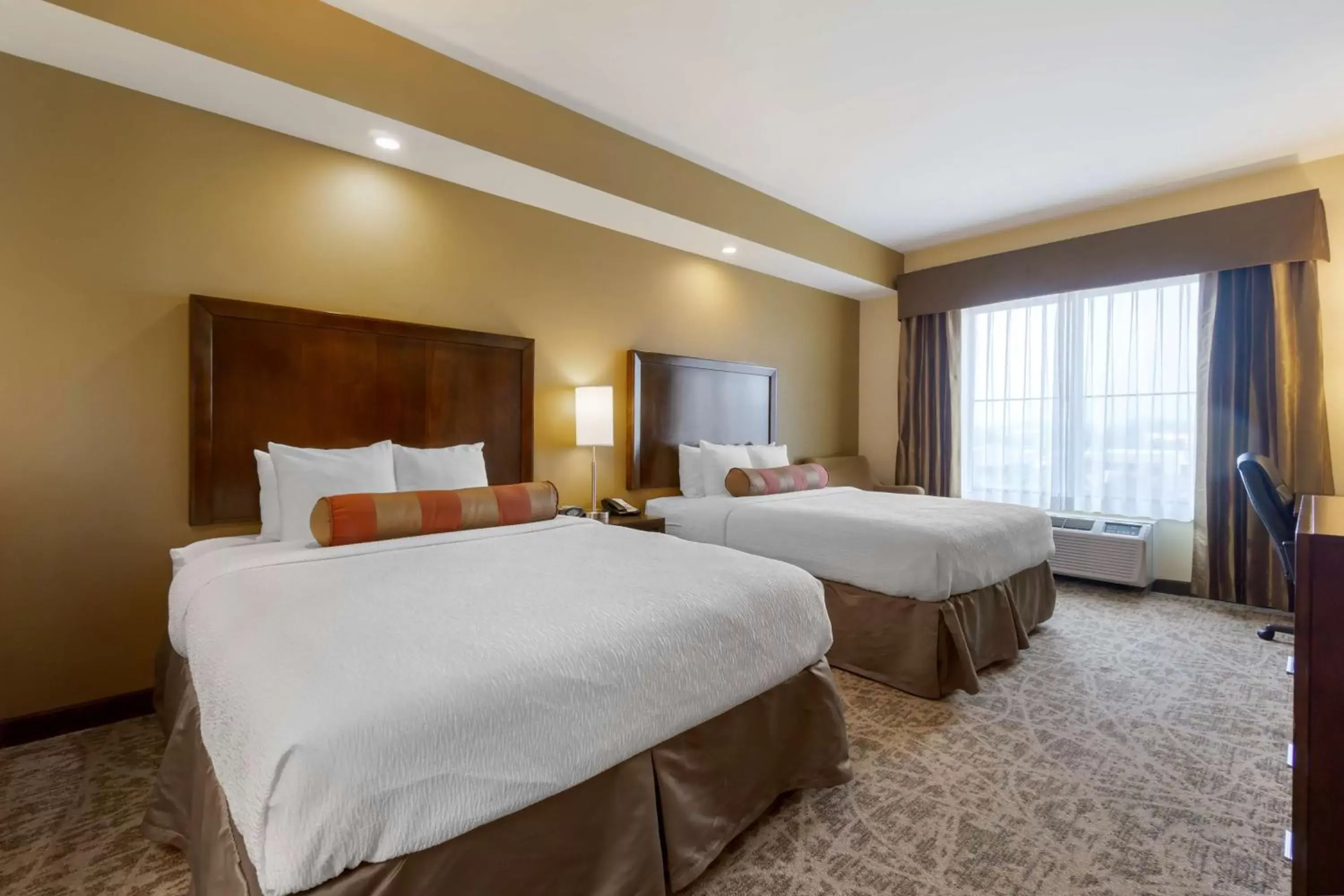 Bedroom, Bed in Best Western Plus Lacey Inn & Suites