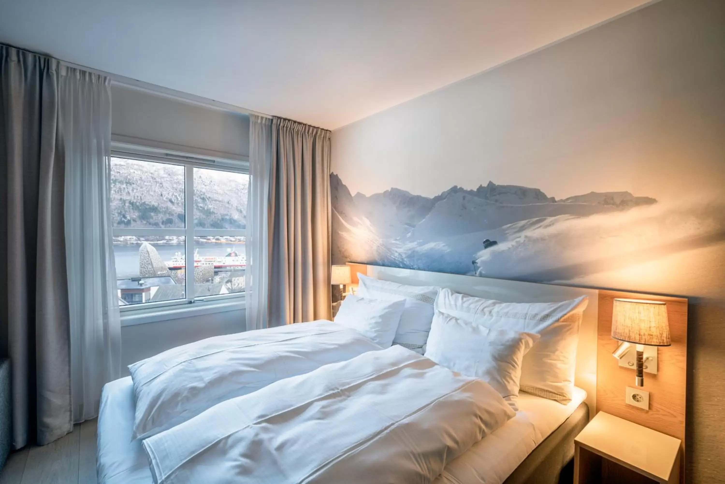 Bed in Grand Hotel – by Classic Norway Hotels