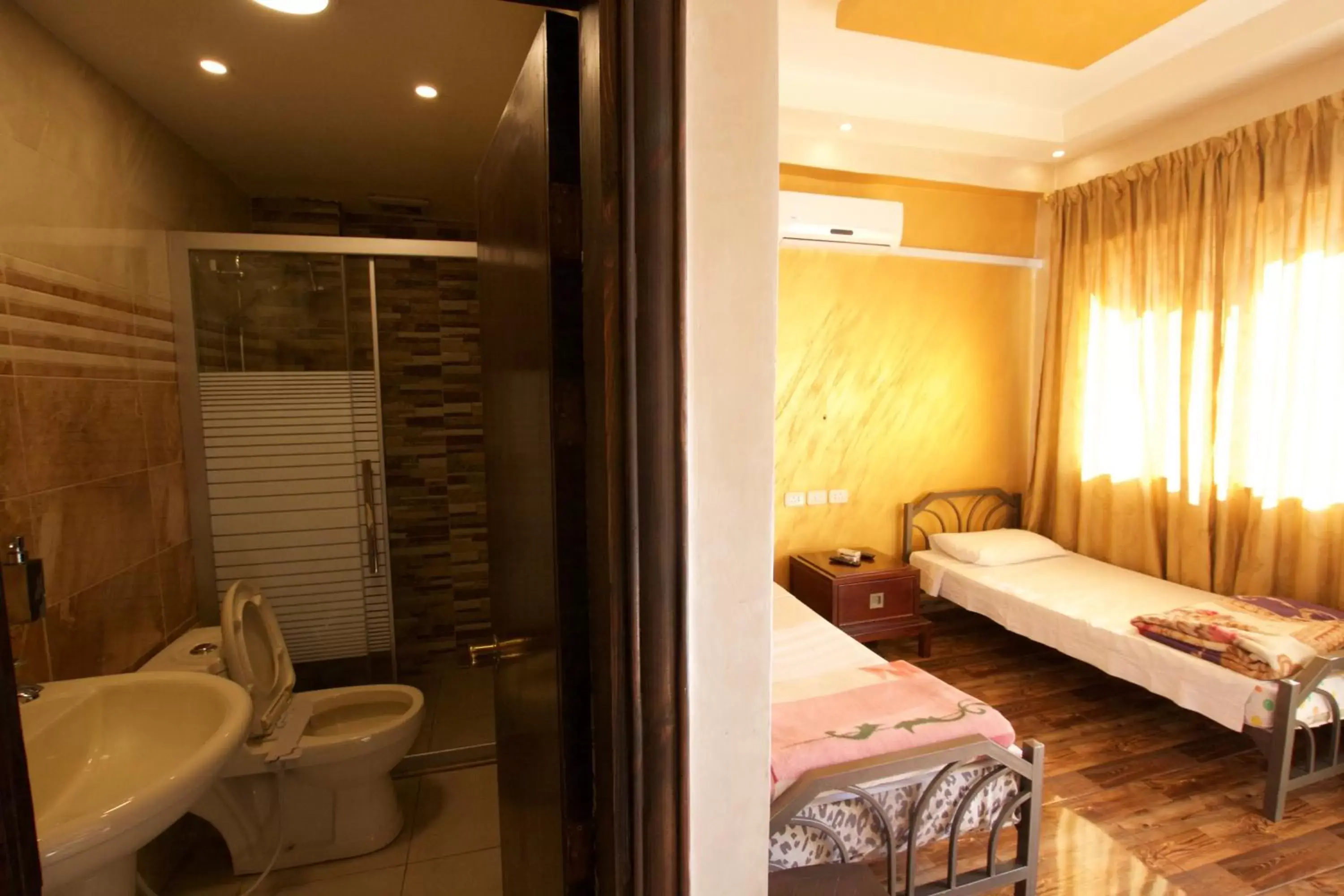 Bathroom in Sun Rise Hotel & Hostel & Tours