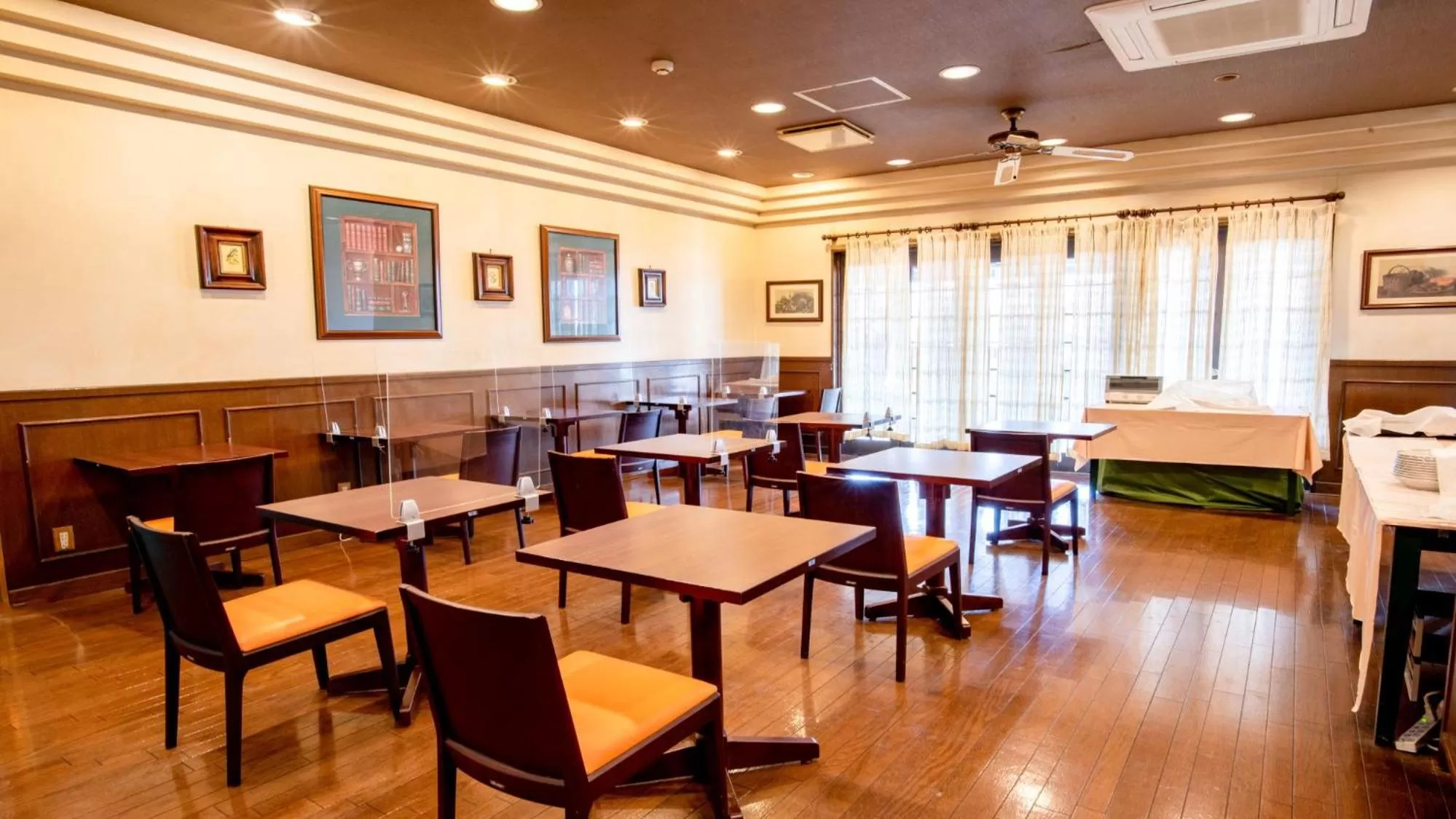 Restaurant/places to eat in 小牧シティホテル