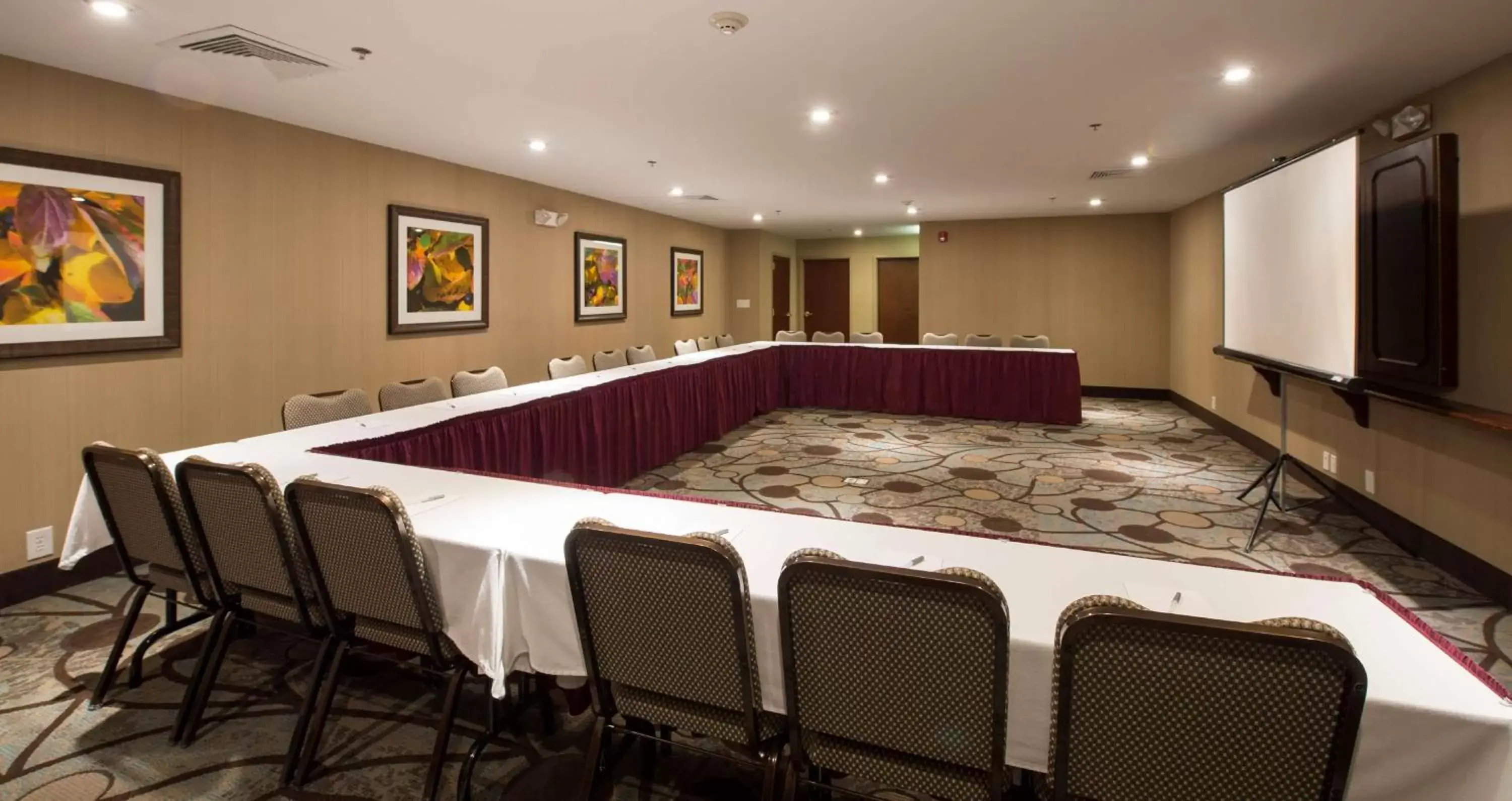 Meeting/conference room in Hampton Inn Cornelia