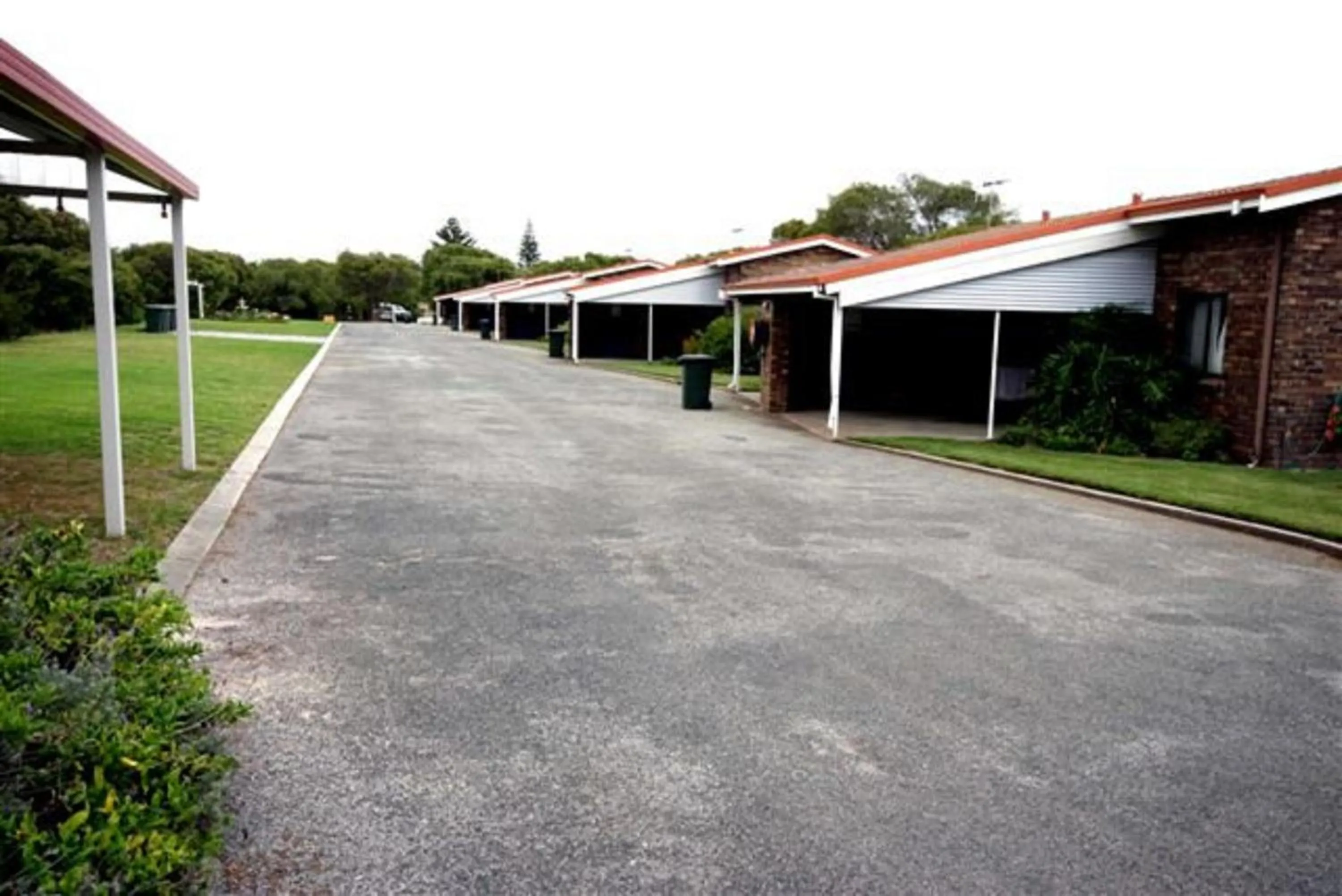 Property building in Emu Beach Chalets