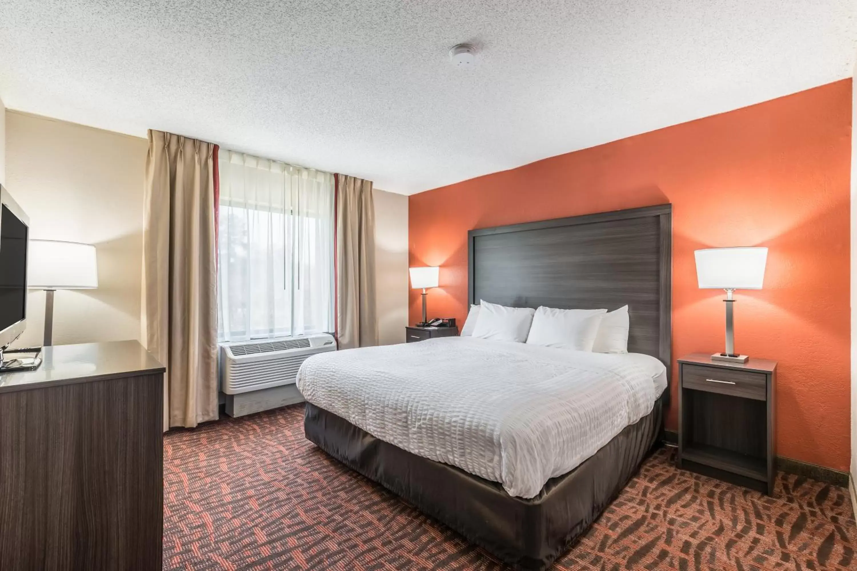 Bed in Lake Norman Inn and Suites Bed in Lake Norman Inn and Suites