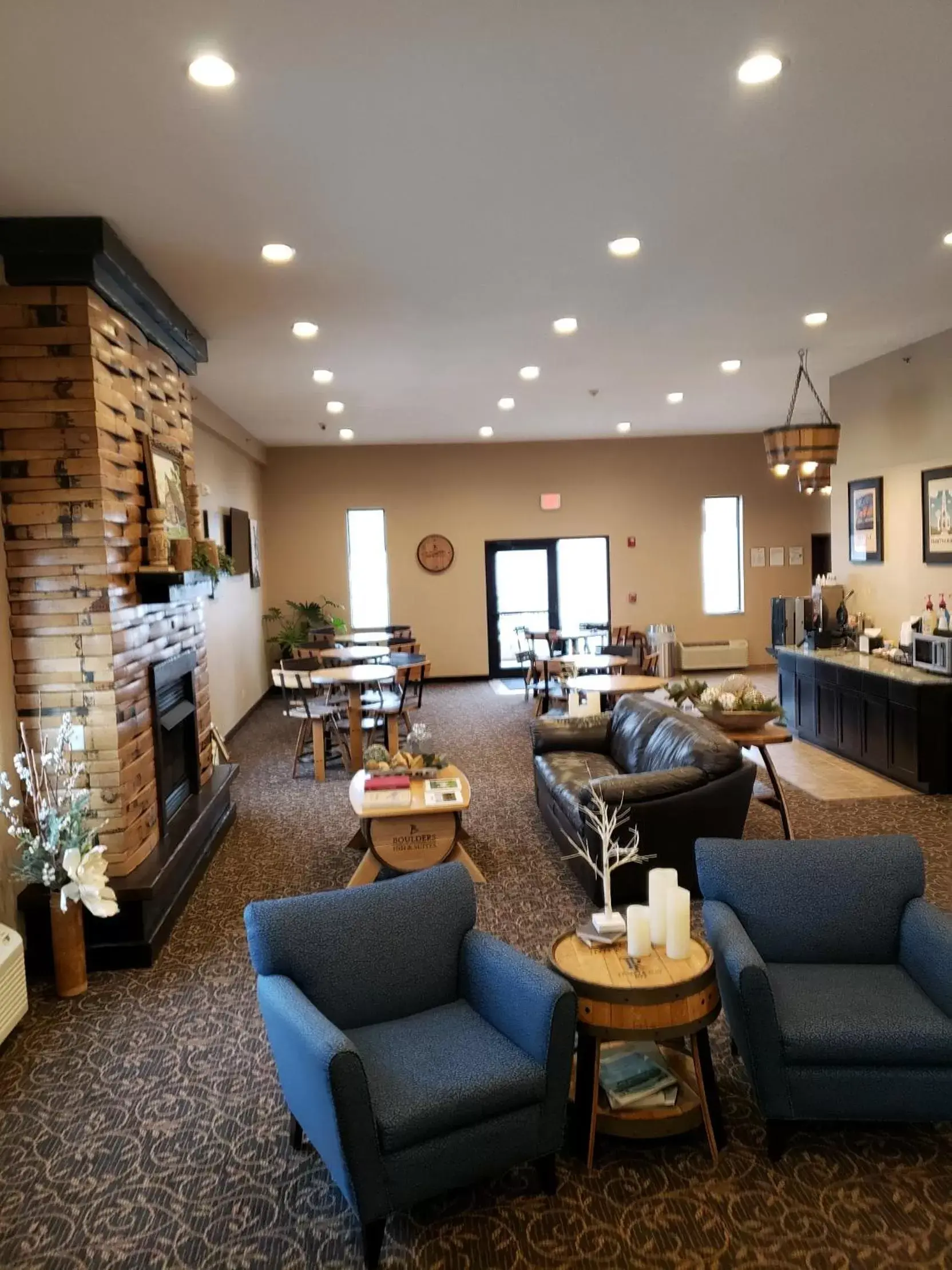 Lobby or reception in Cobblestone Inn & Suites - Manning