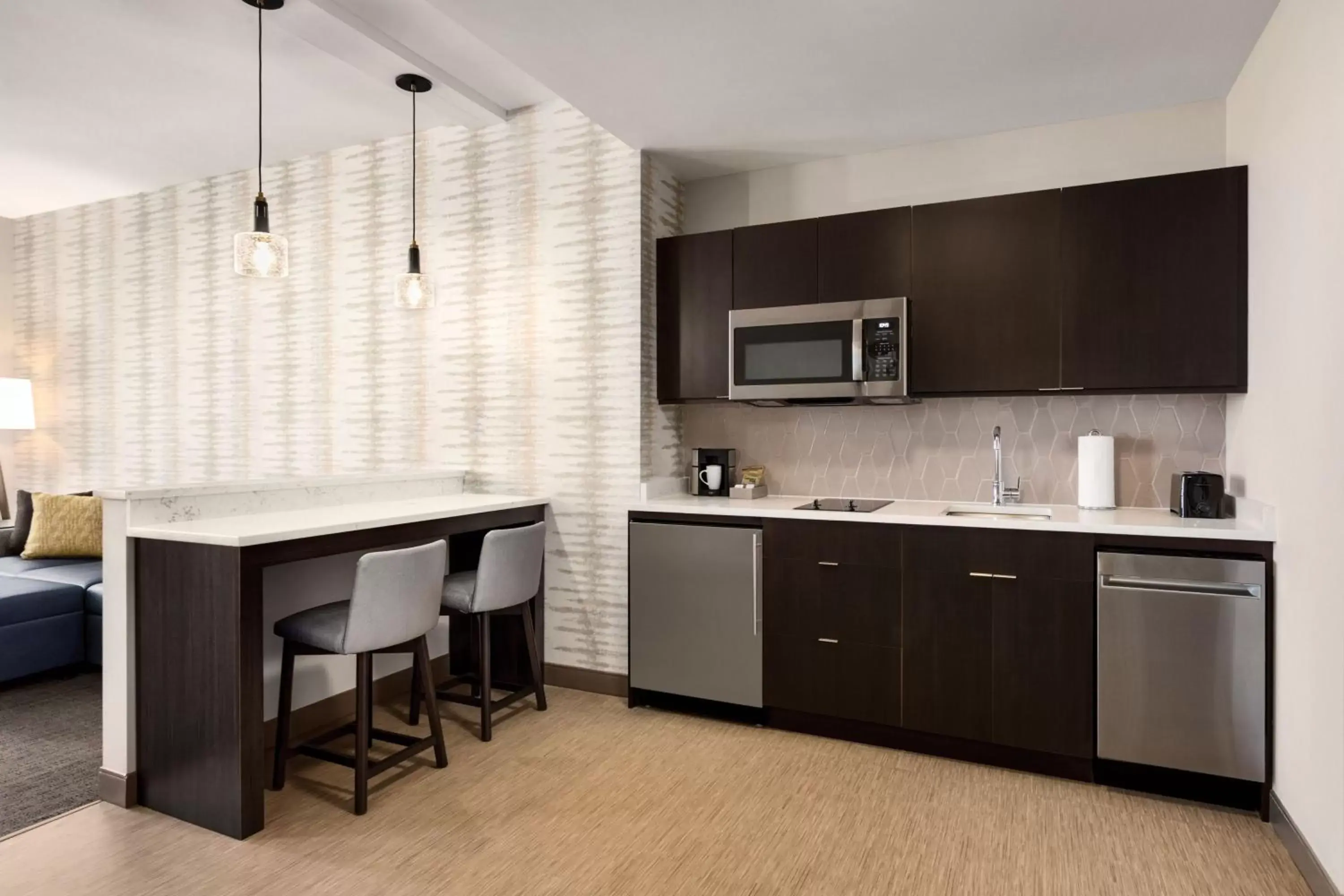 Kitchen or kitchenette, Kitchen/Kitchenette in Residence Inn by Marriott New York JFK Airport