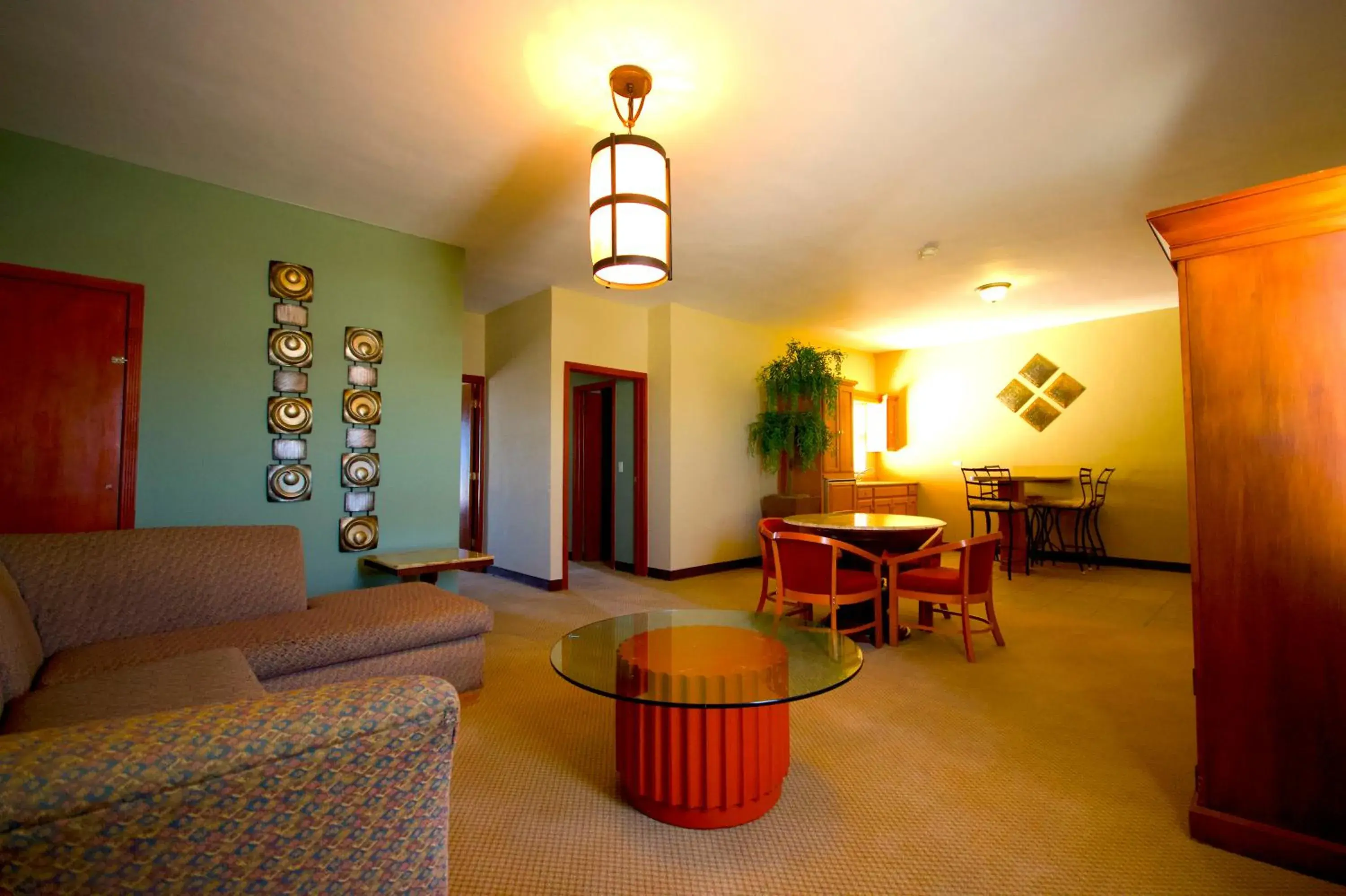 TV and multimedia, Seating Area in Hotel Consulado Inn