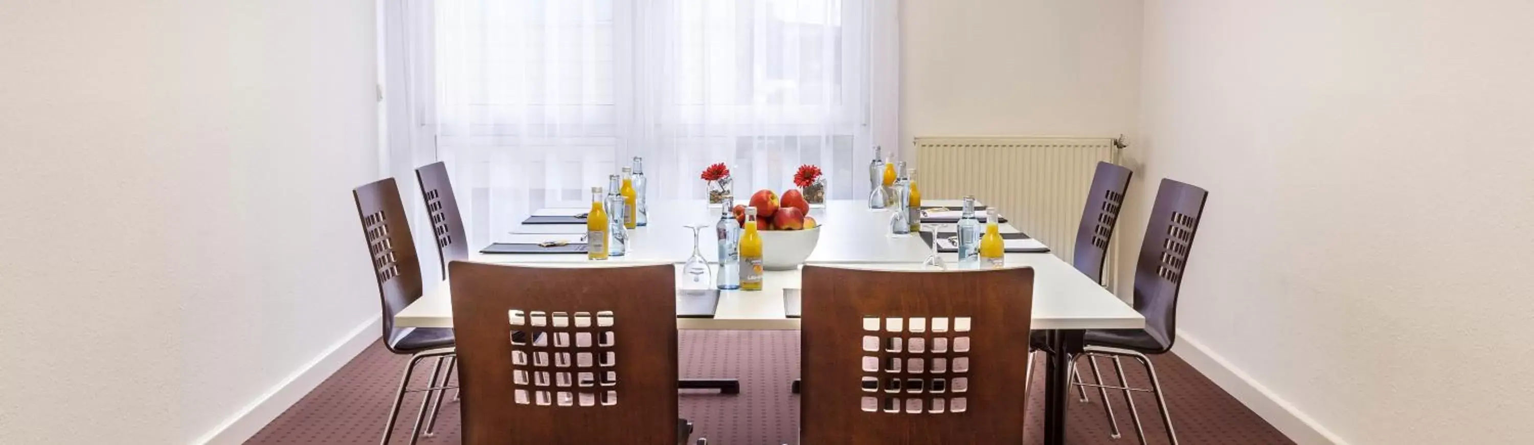 Meeting/conference room, Dining Area in Hotel Rheingold