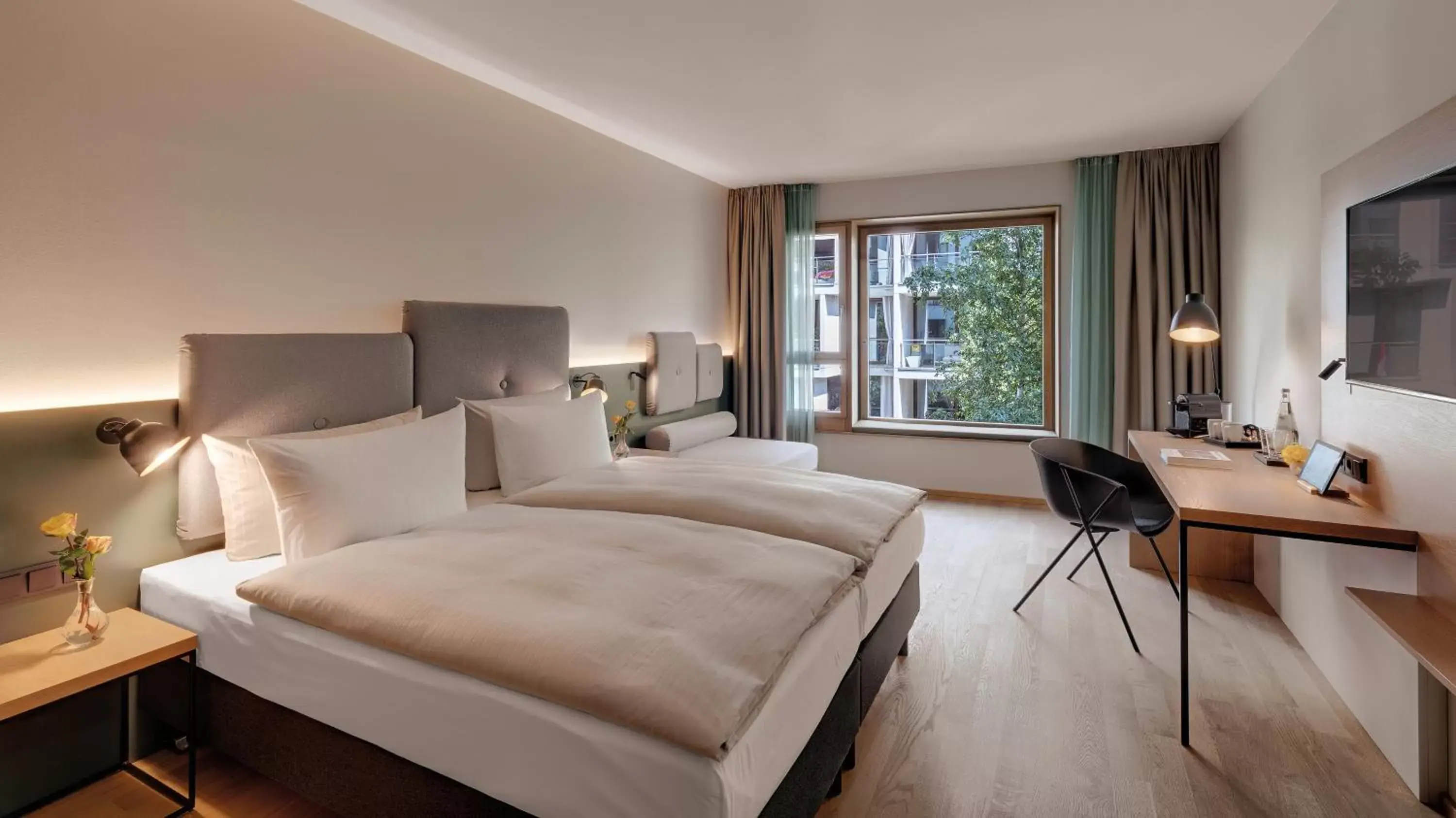 Photo of the whole room, Bed in Hotel the YARD Berlin Photo of the whole room, Bed in Hotel the YARD Berlin