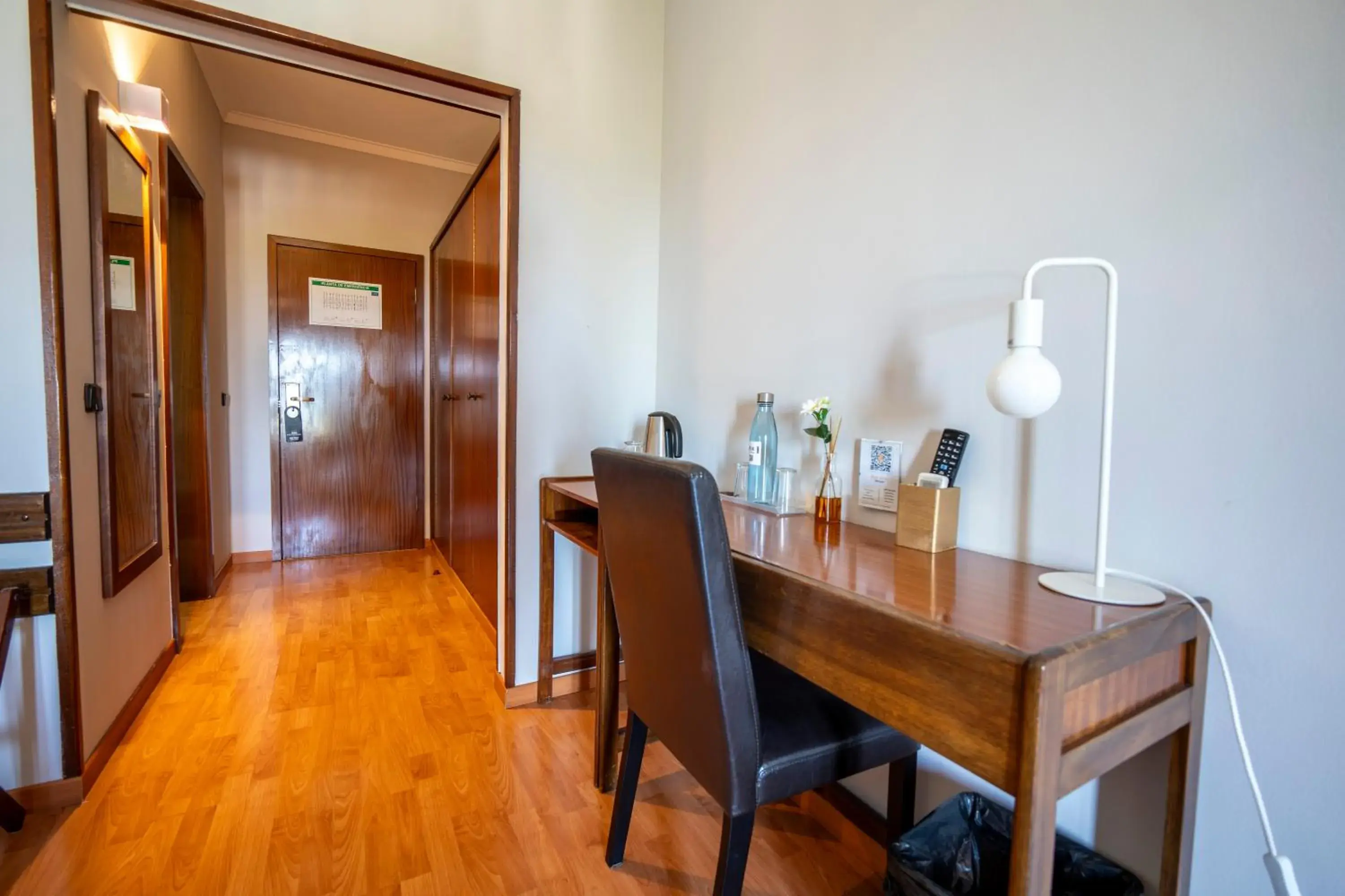 Bedroom, Dining Area in Hotel Onix