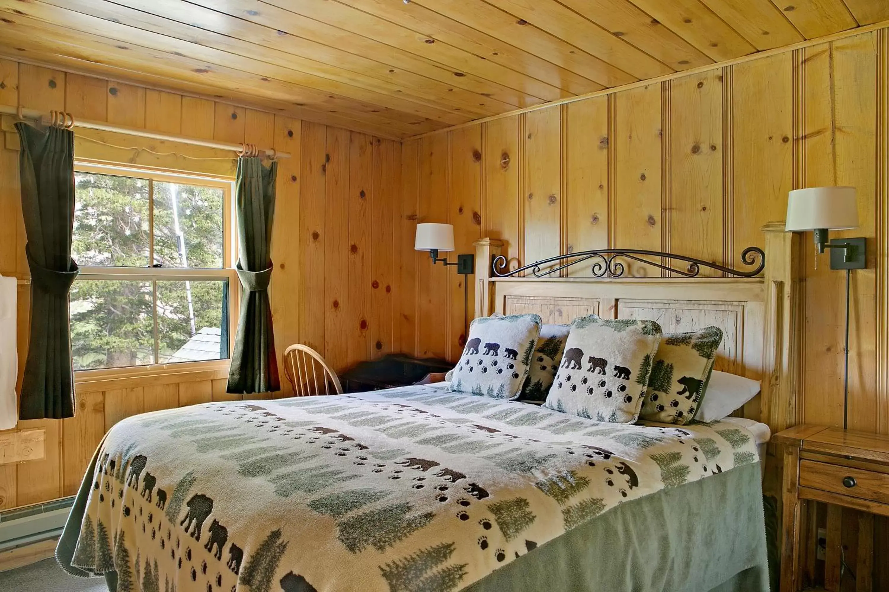 Bed in Tamarack Lodge