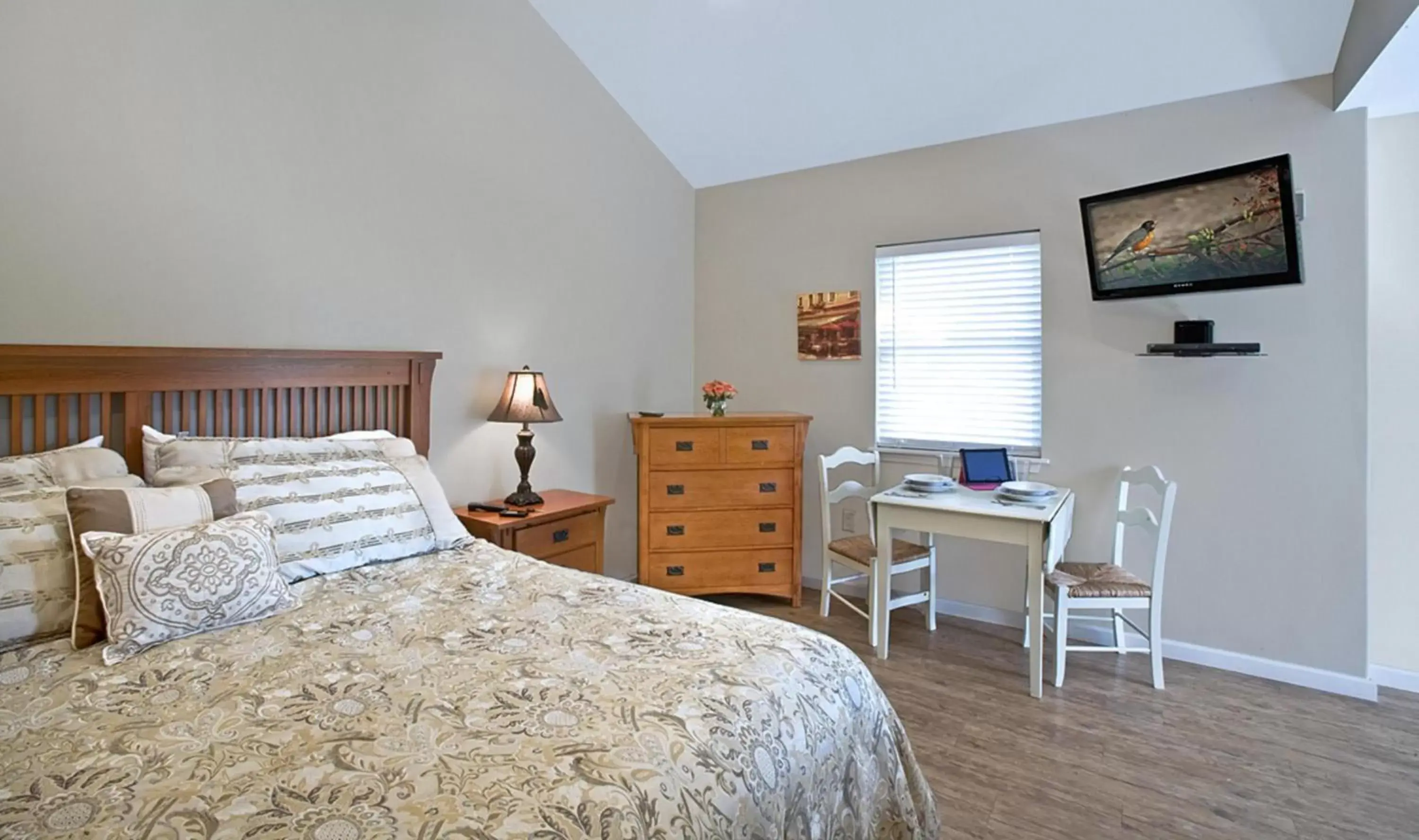 Bed in Blanco Riverside Cottages