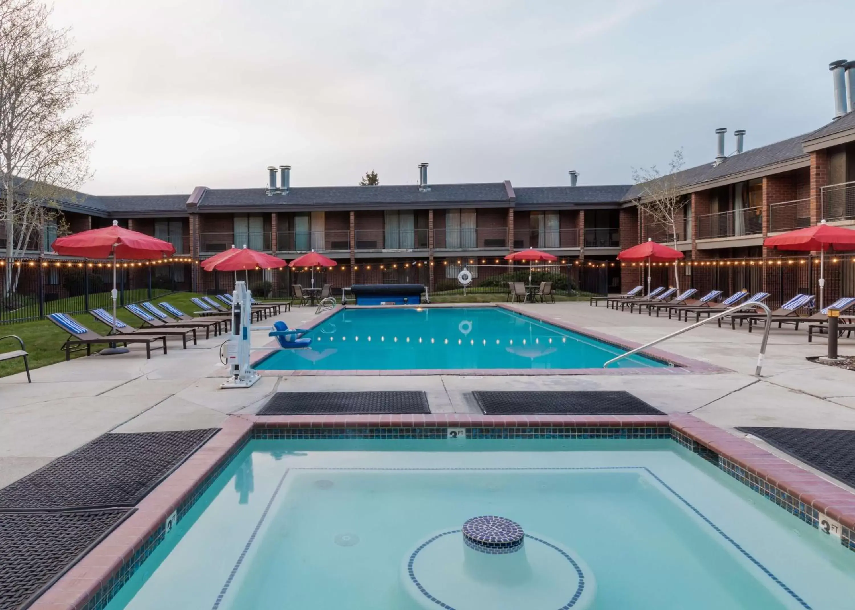 Pool view, Swimming Pool in DoubleTree by Hilton Park City - The Yarrow