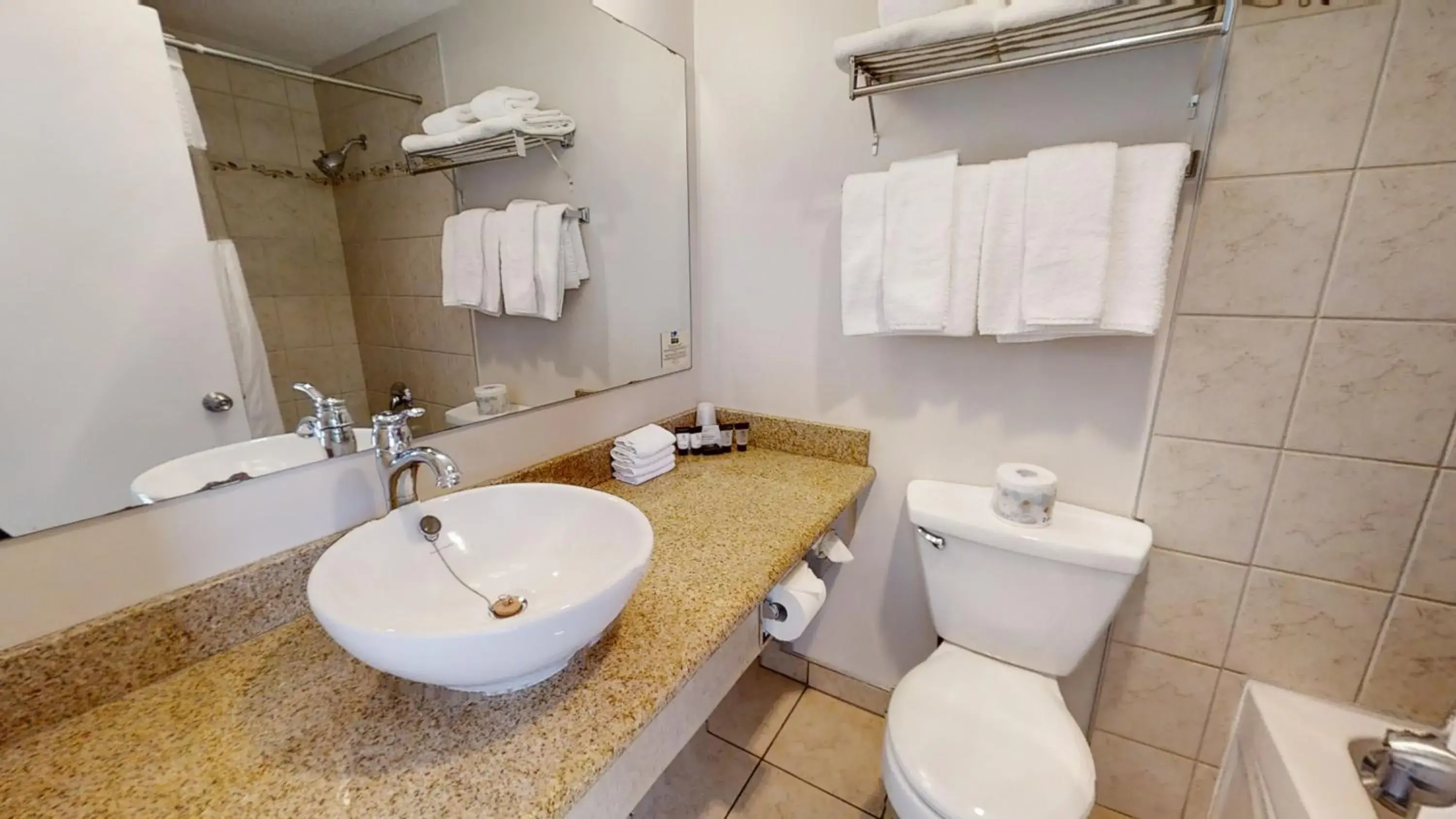 Bathroom in Recreation Inn and Suites