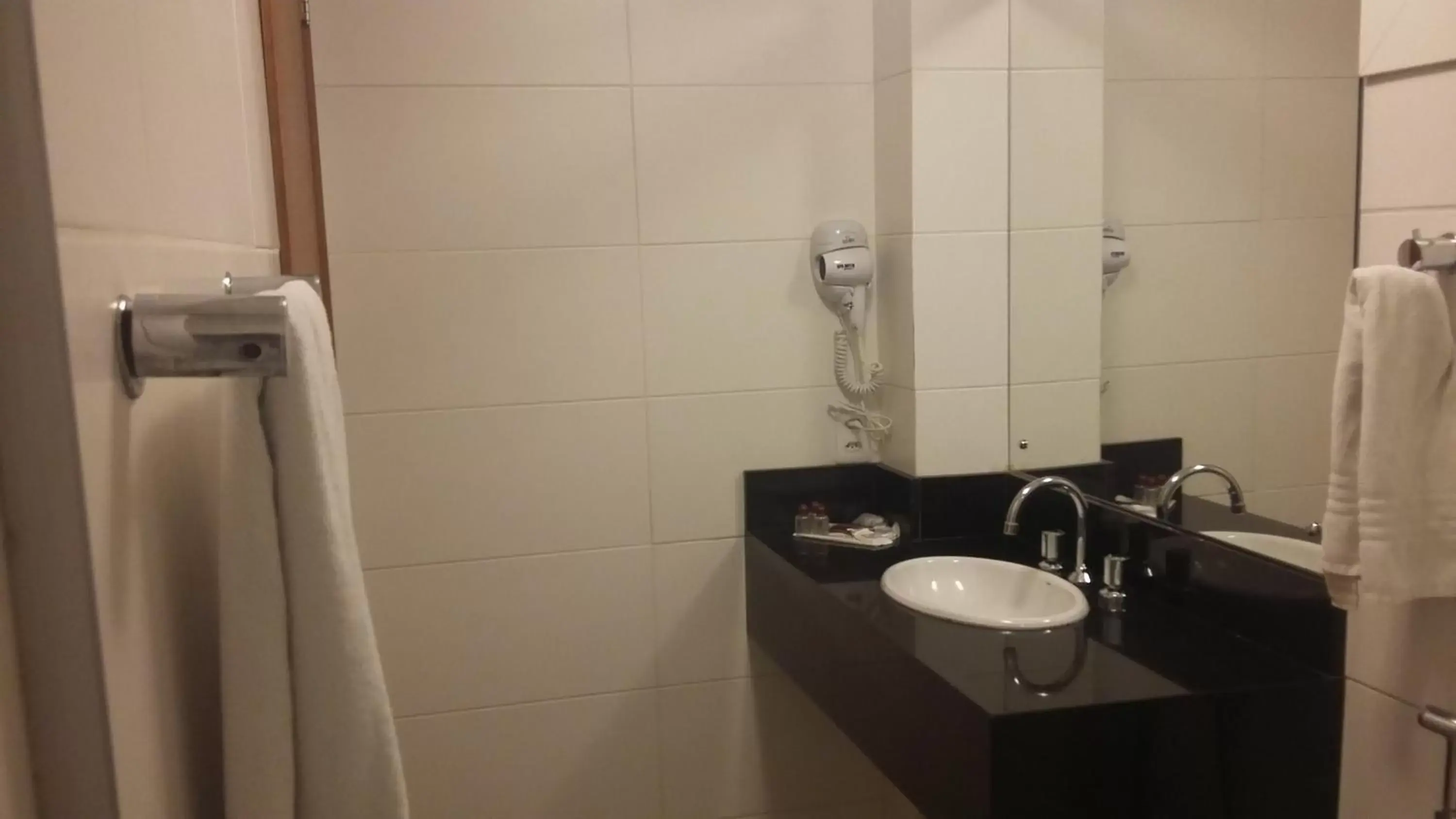 Bathroom in Hotel Manta