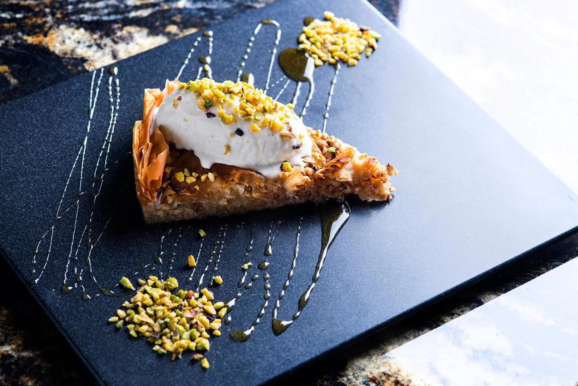 Food and drinks in Hotel 87 eighty-seven - Maison d'Art Collection