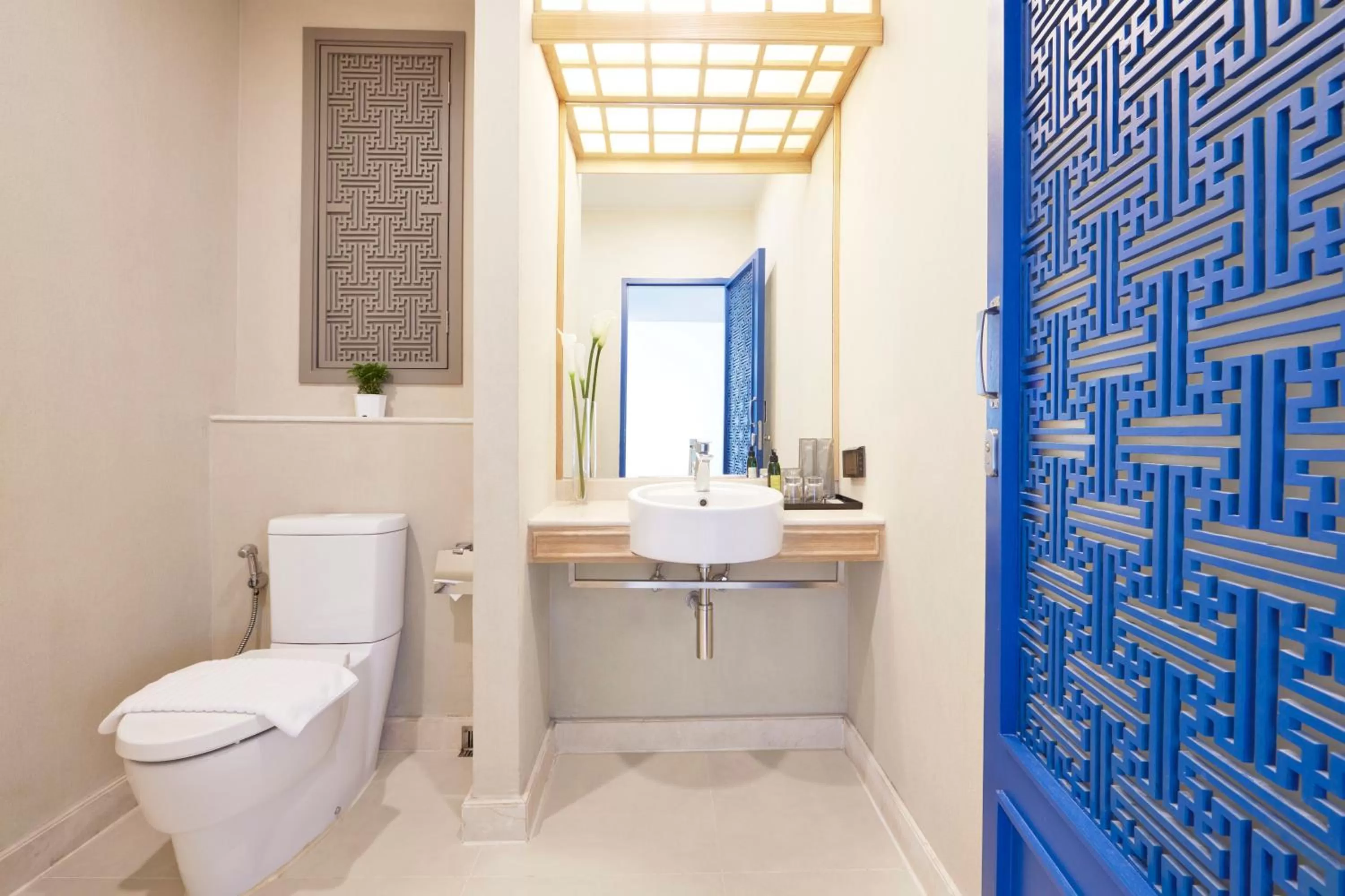 The Quarter Hualamphong by UHG