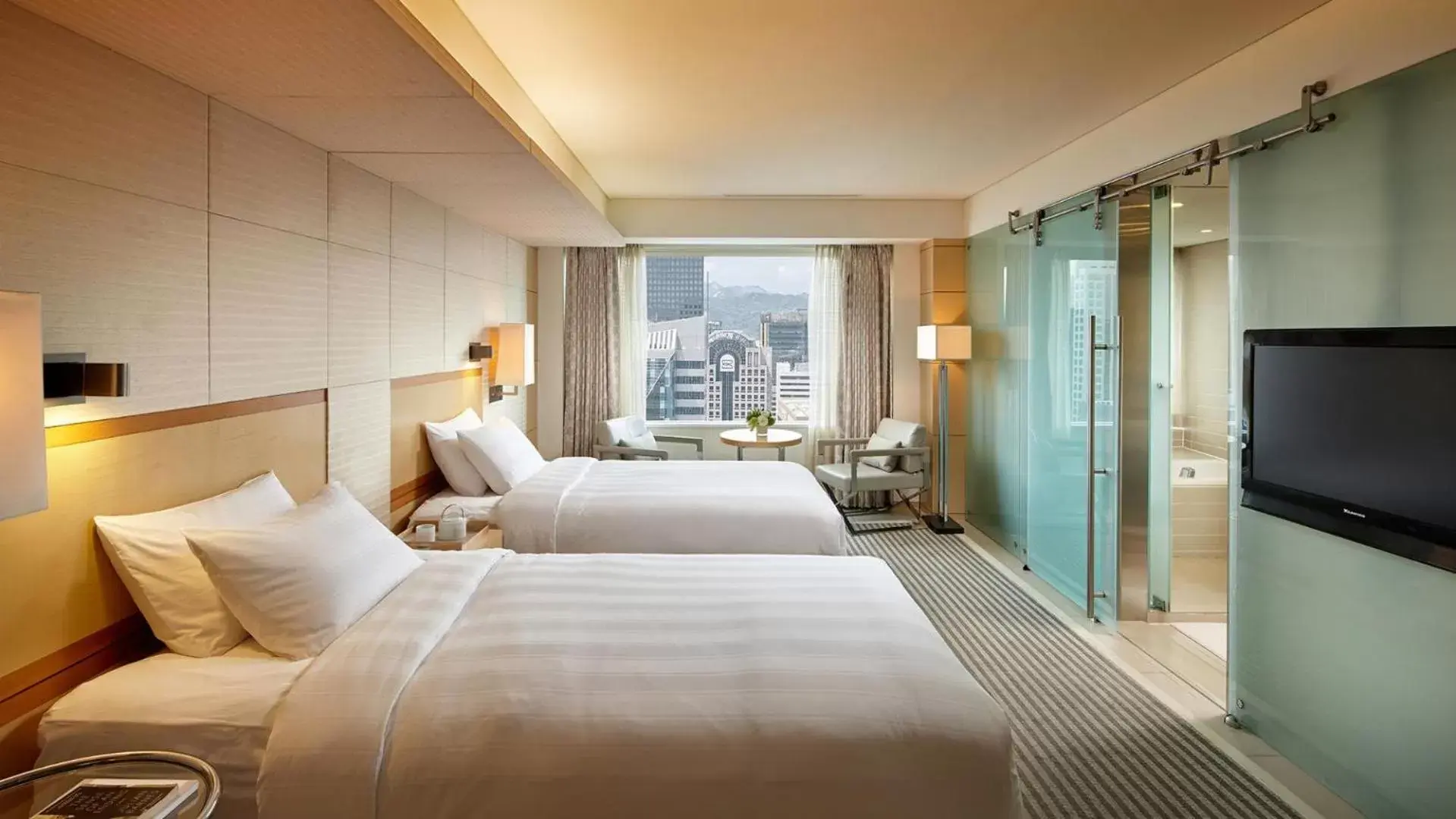 Bedroom in Lotte Hotel Seoul