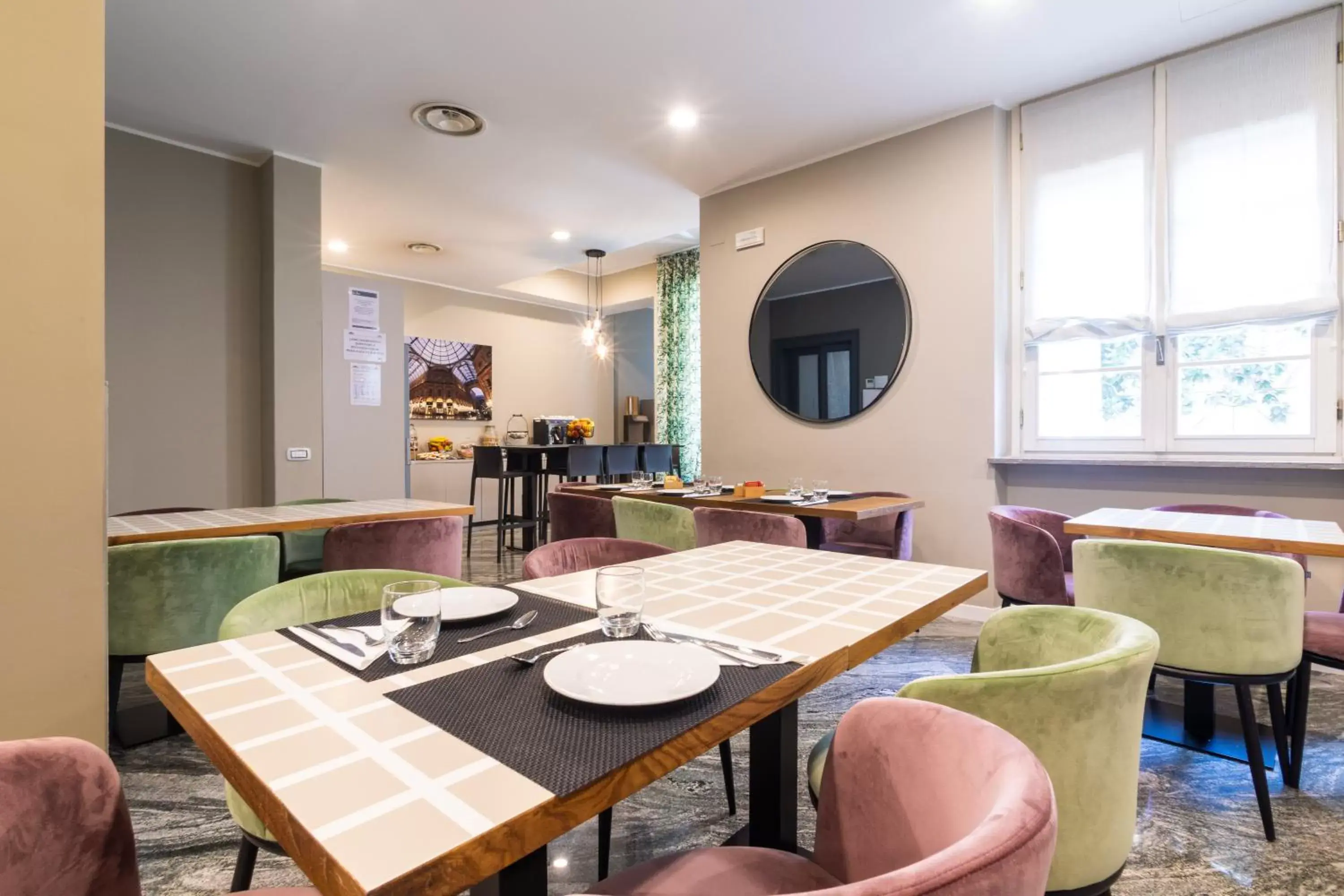 Dining area, Restaurant/Places to Eat in Martini Suite