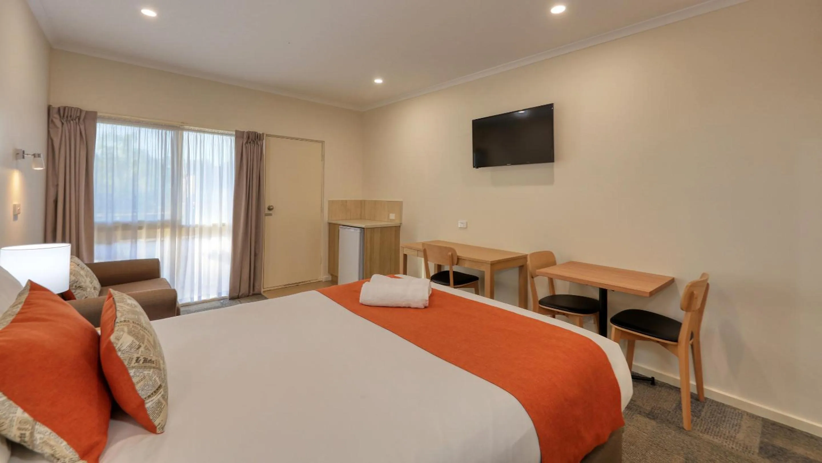 TV and multimedia, Bed in Quality Inn Swan Hill