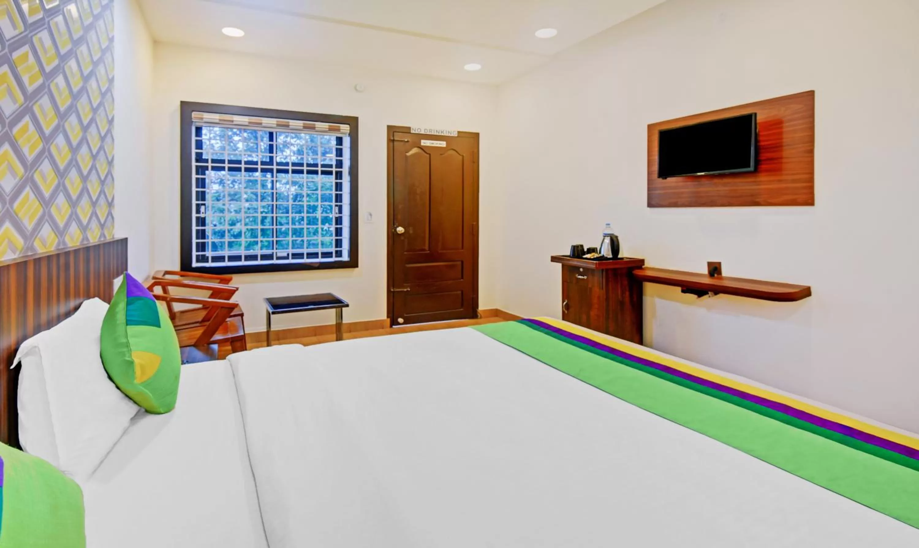 Bedroom, Bed in Itsy Hotels Igloo Residency Raja Seat