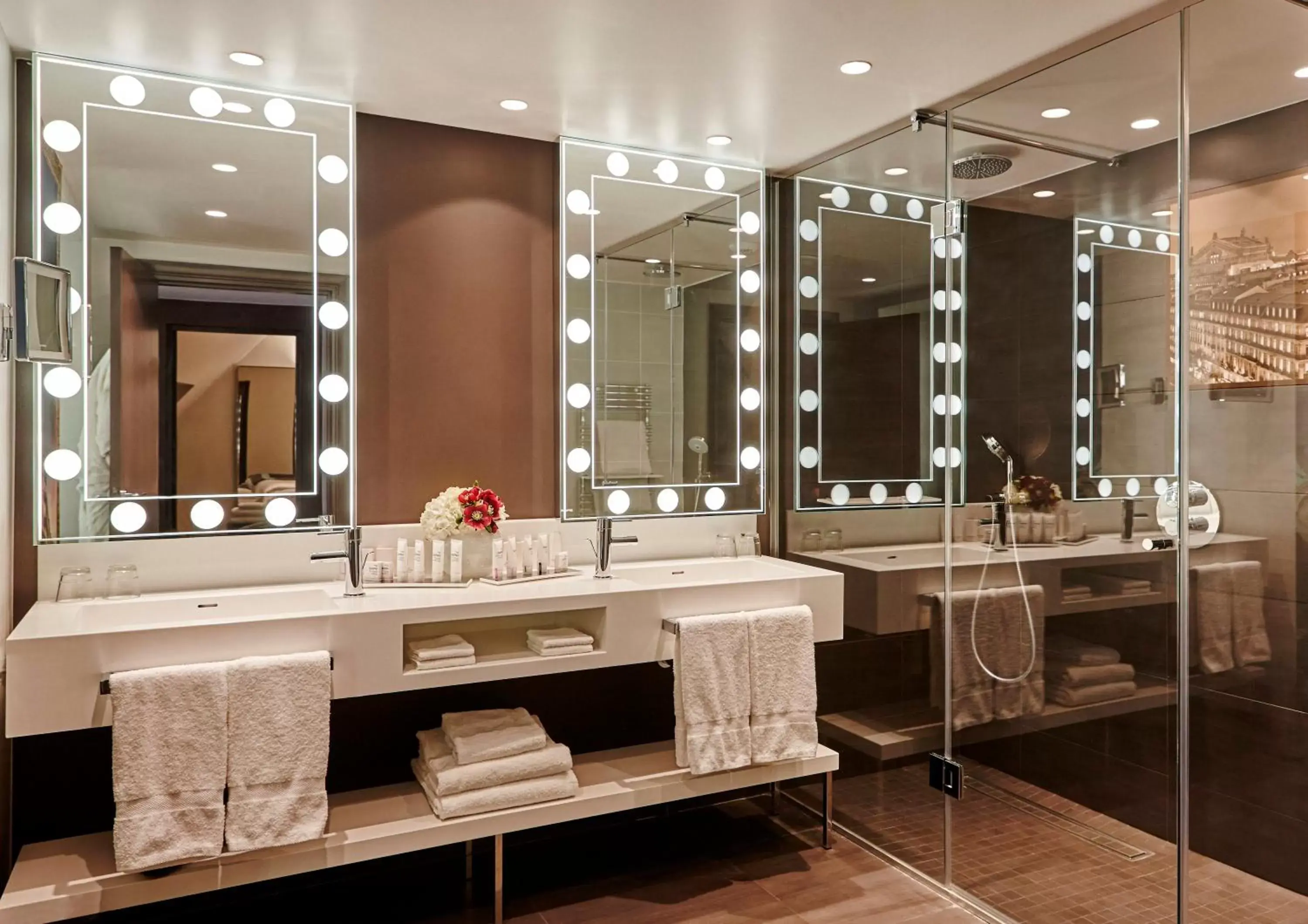 Photo of the whole room, Bathroom in Hotel Indigo Paris - Opera, an IHG Hotel