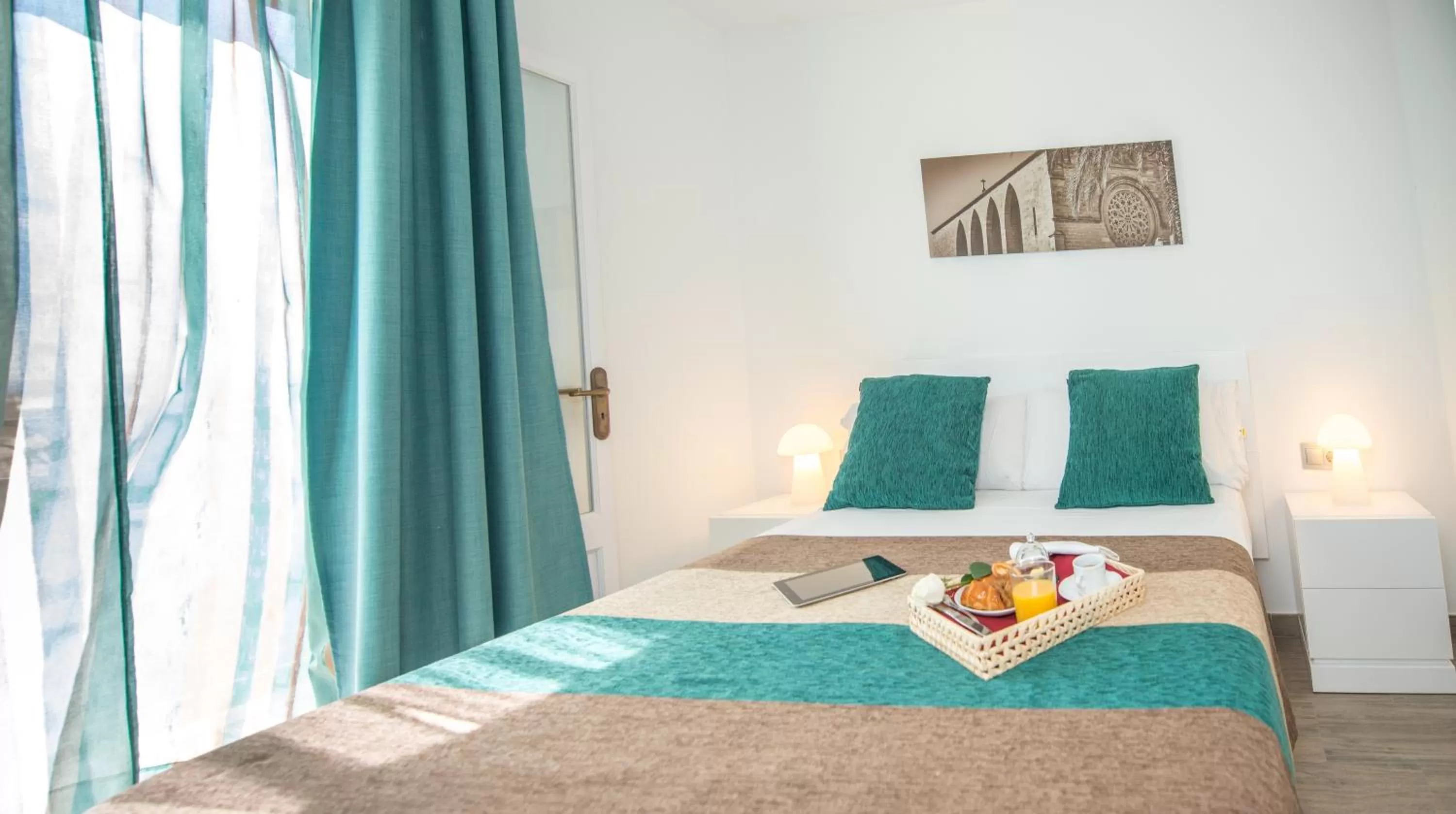 Bed in Aparthotel Ona Aucanada