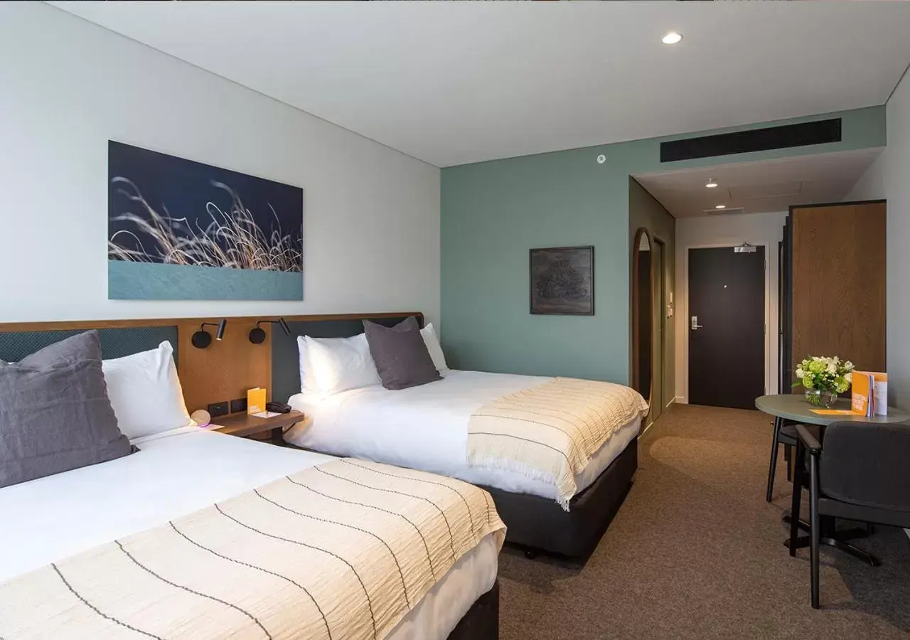 Bedroom, Bed in Sudima Queenstown Five Mile