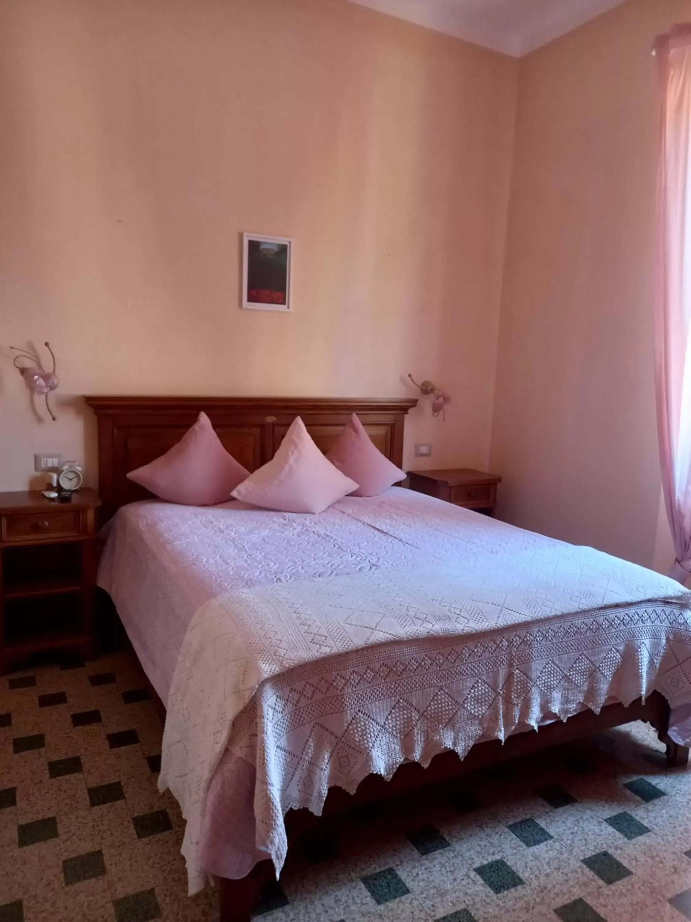 Bed in BnB Villa Melany vicino Centro