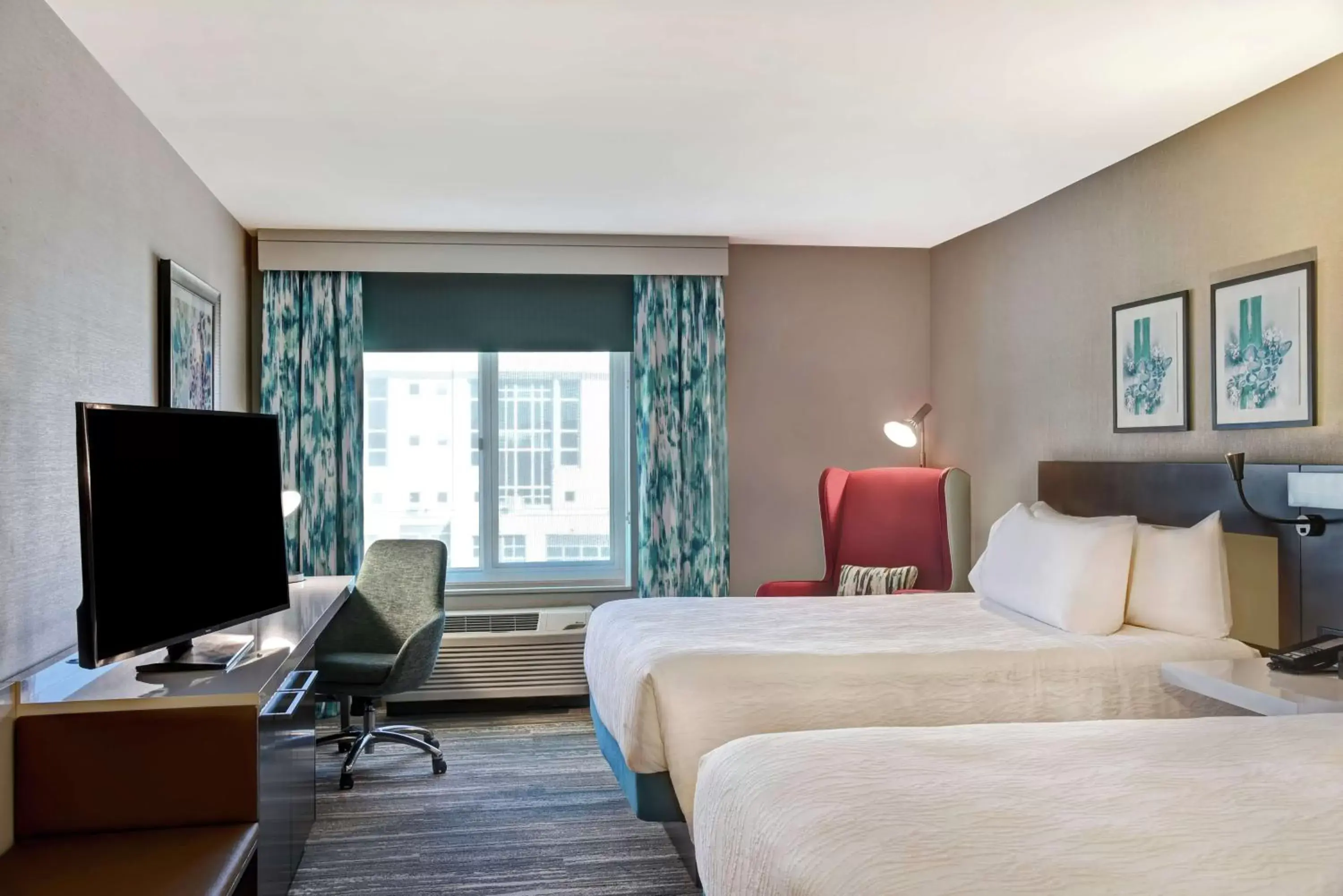 Bed in Hilton Garden Inn Kansas City/Kansas Bed in Hilton Garden Inn Kansas City/Kansas