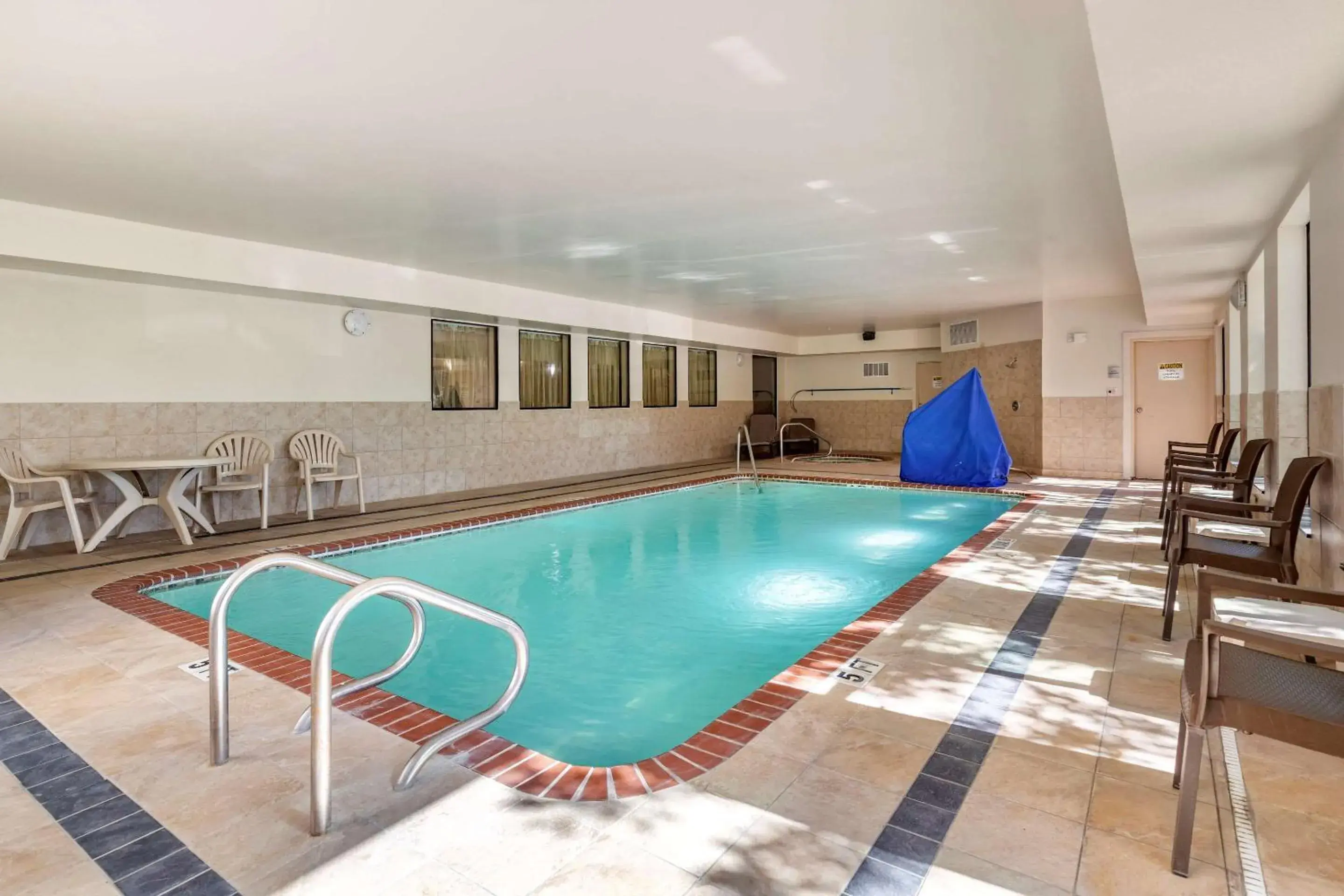 Activities, Swimming Pool in Comfort Suites Georgetown