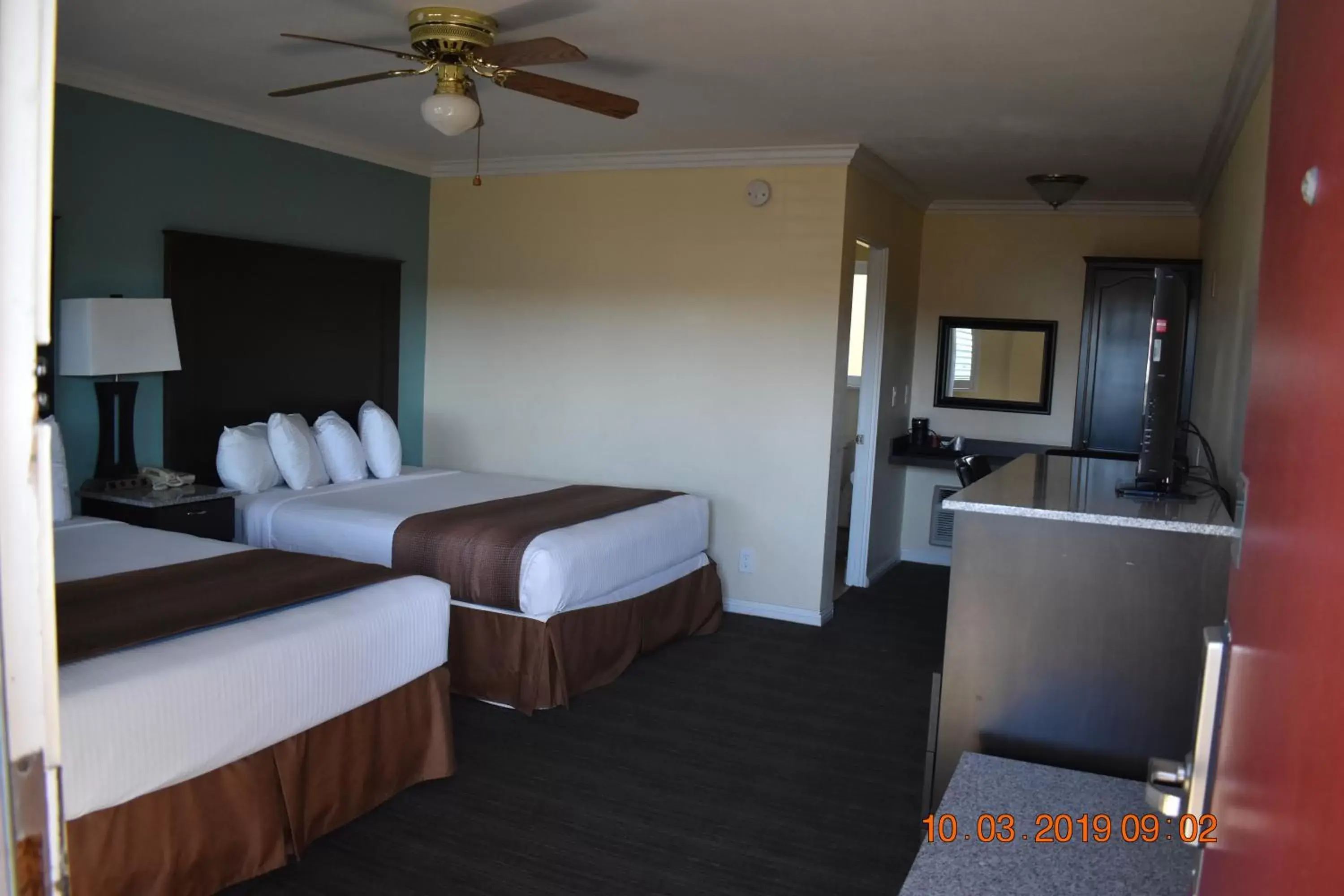 Bed in Rockview Inn and Suites