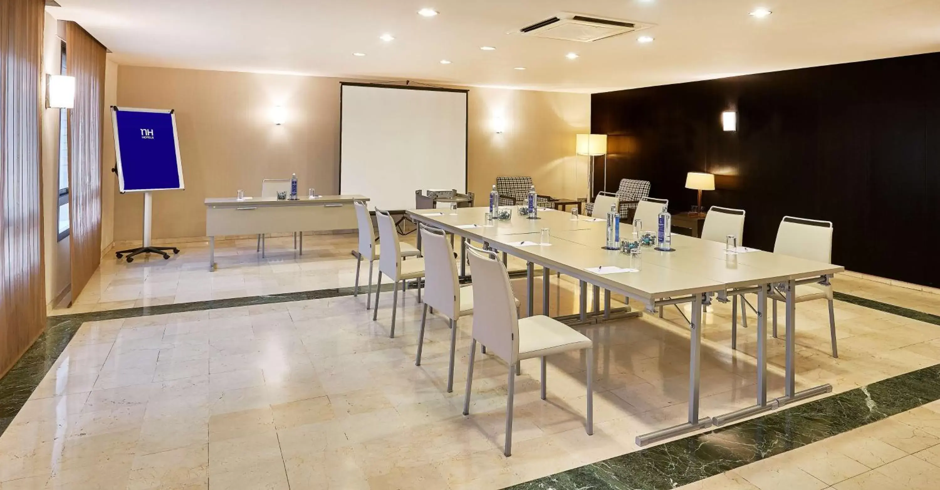 Meeting/conference room in NH Lleida Pirineos