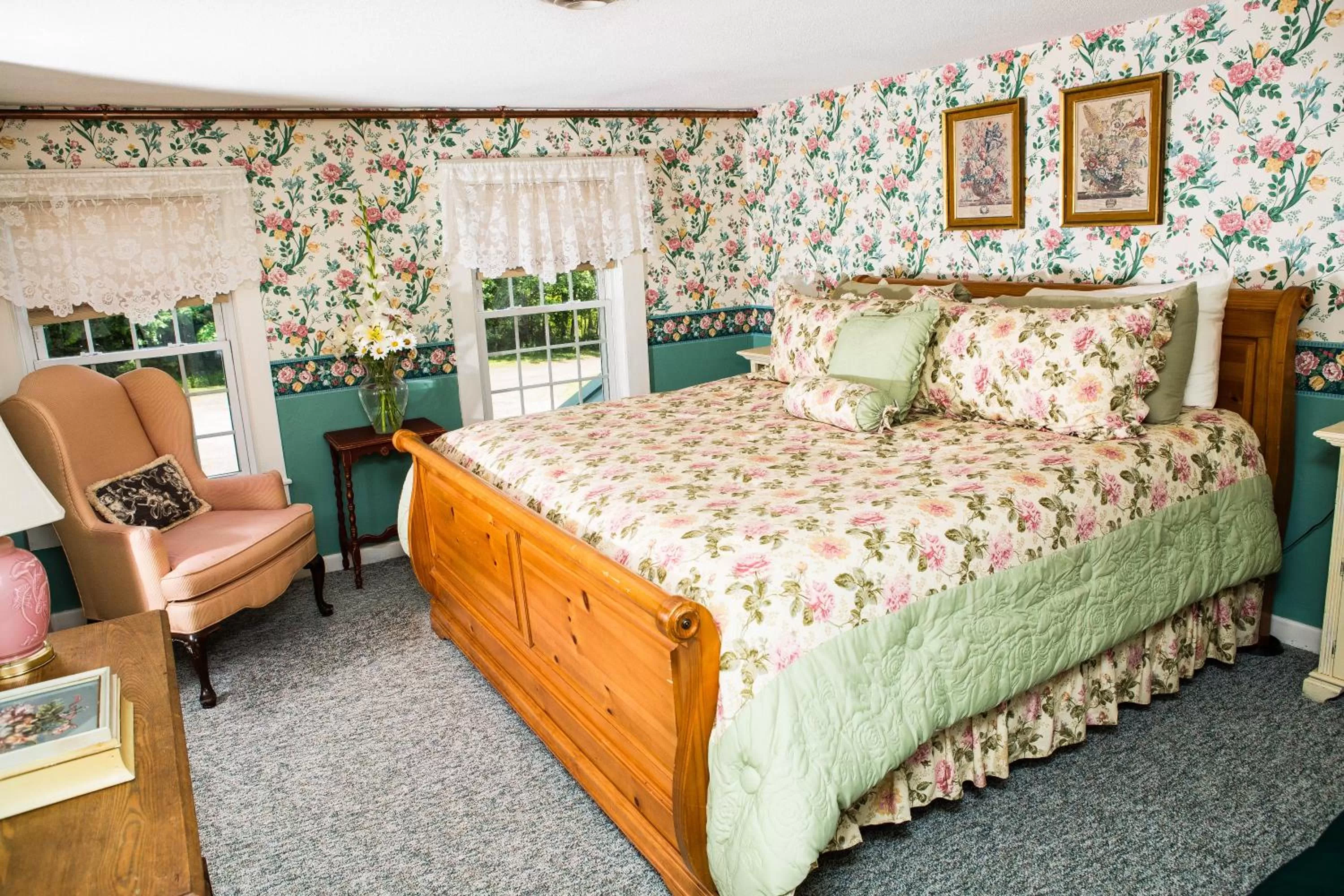 Photo of the whole room, Bed in The Nutmeg Inn